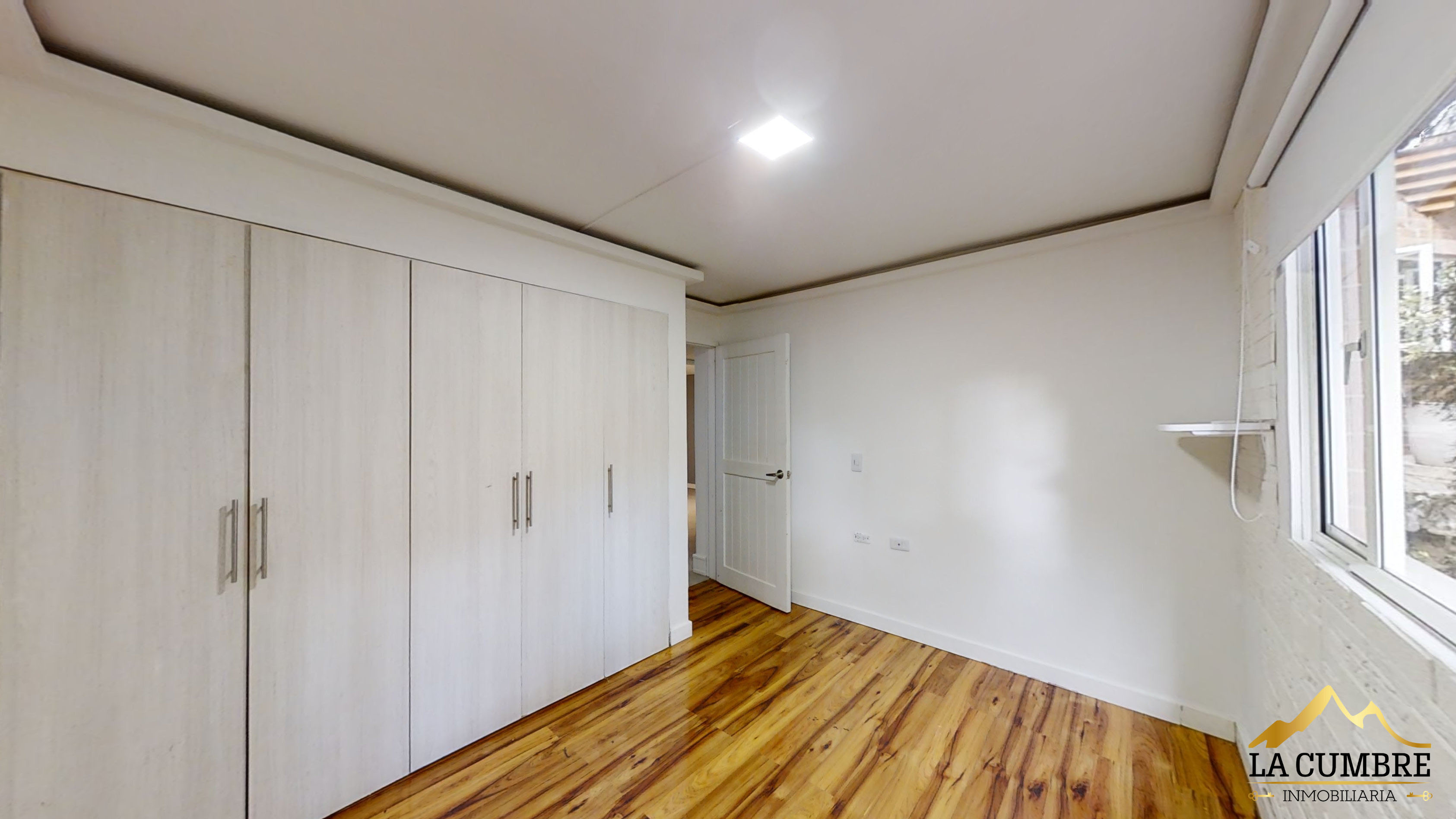 Casa de 4 alcobas en venta en San Lucas, Medellín, 420 m² · foto 9 de 17