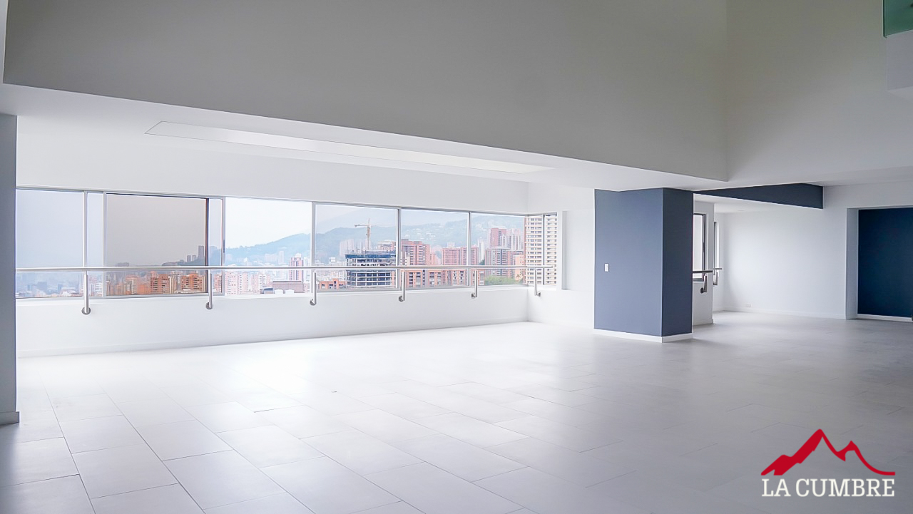 Apartamento de 6 alcobas en venta en San Lucas, Medellín, 770 m² · foto 3 de 12