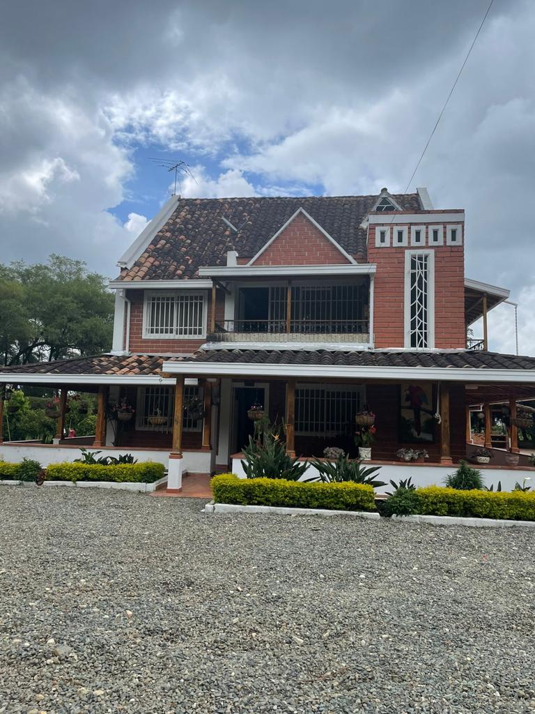 Finca en venta en Berracal, Guarne, 4700 m² · foto 2 de 13