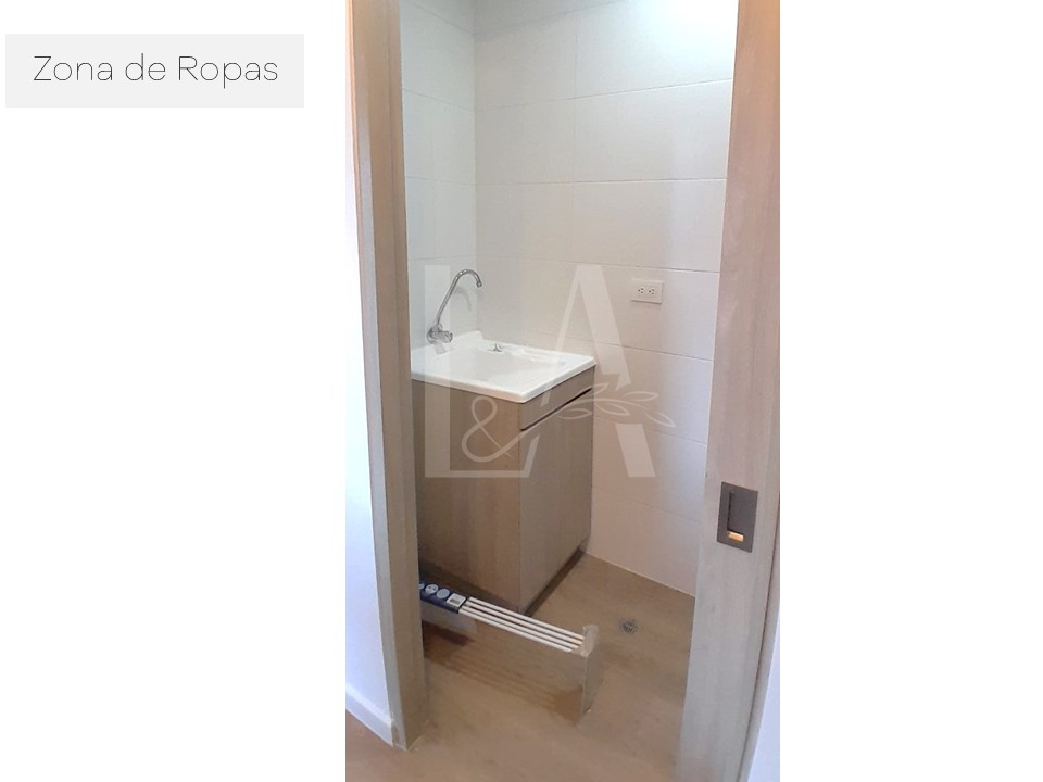 Apartaestudio en venta en Santa Barbara, Bogotá, 52 m² · foto 6 de 13