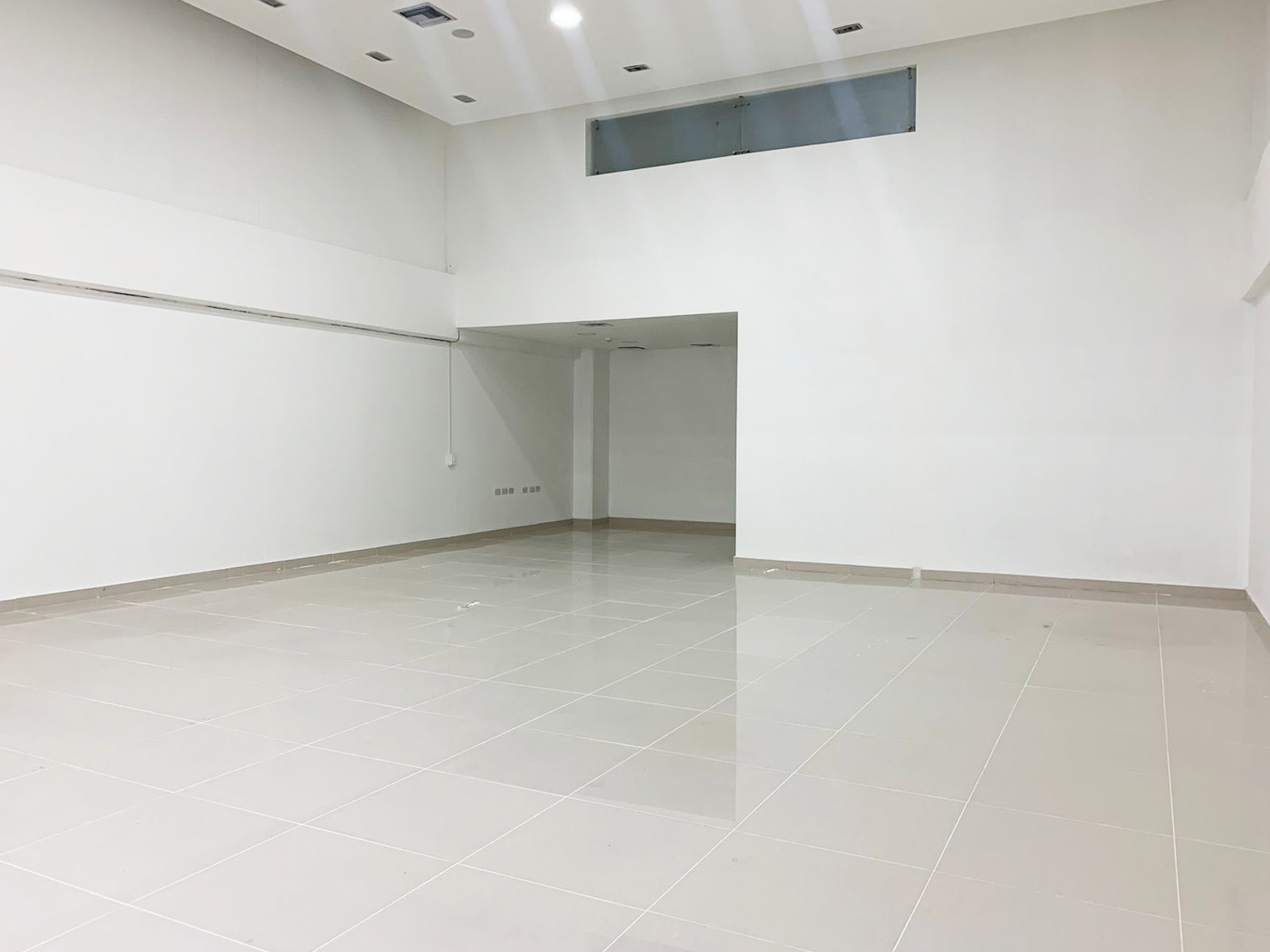 Local en arriendo en Colombia, Medellín, 103 m² · foto 3 de 8