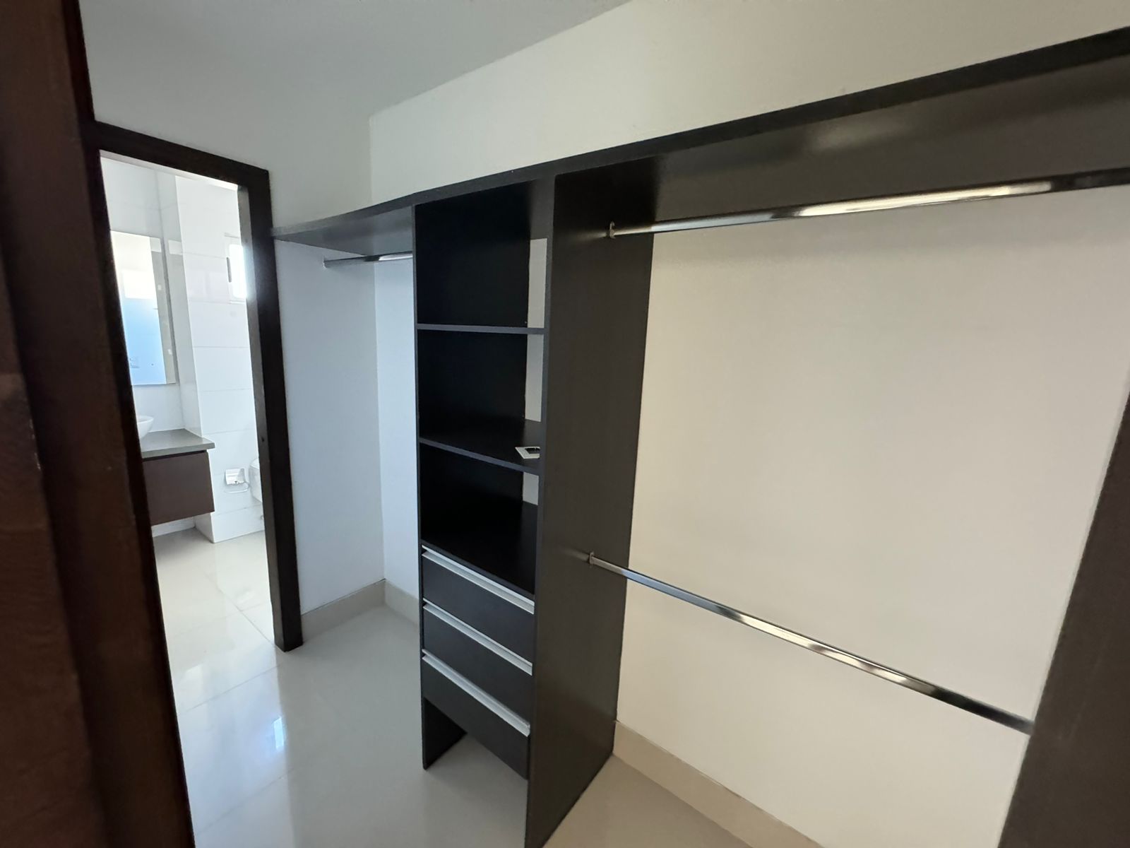 Apartamento de 3 alcobas en arriendo en El Country, Barranquilla, 232 m² · foto 10 de 15