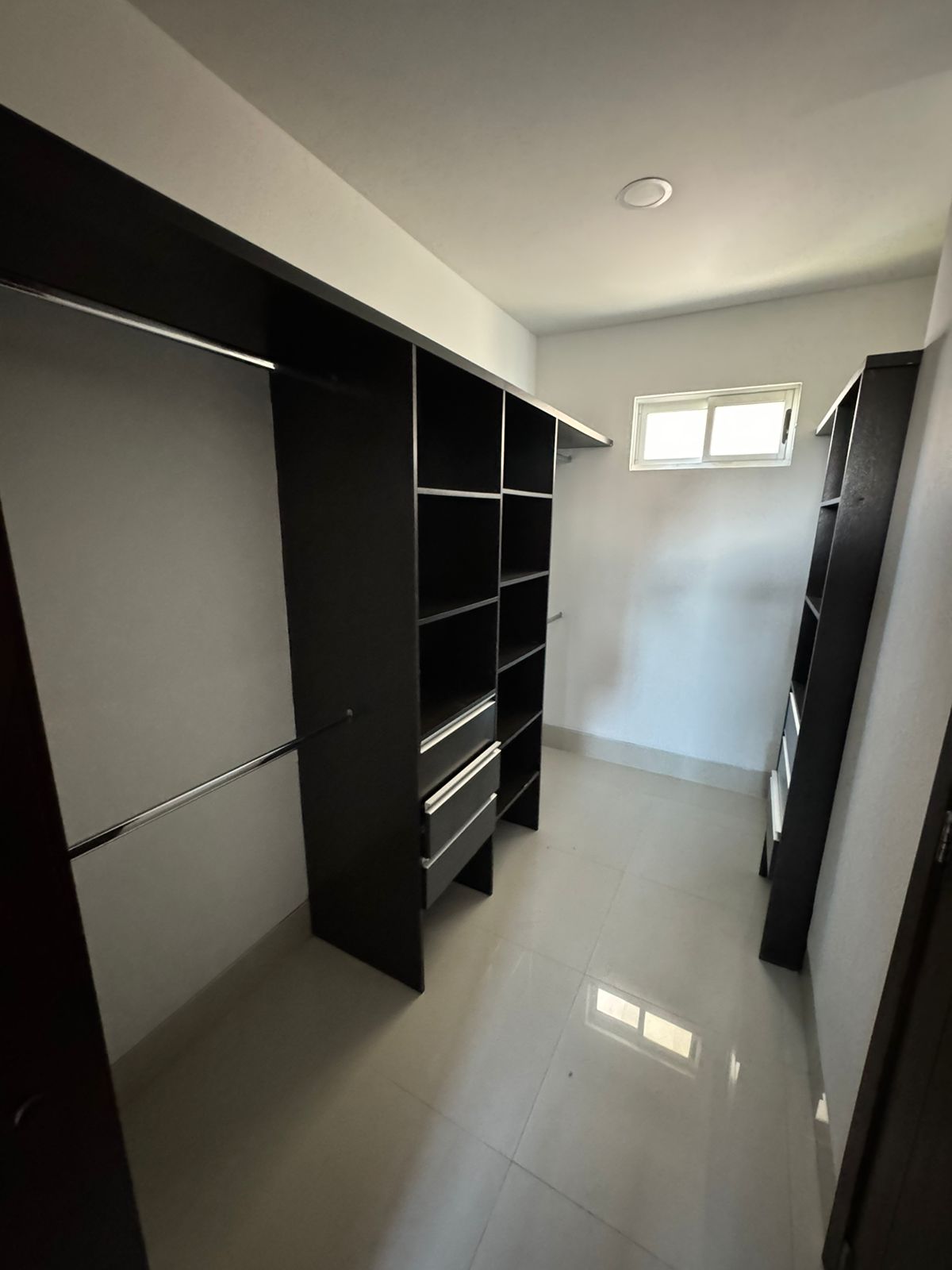 Apartamento de 3 alcobas en arriendo en El Country, Barranquilla, 232 m² · foto 11 de 15