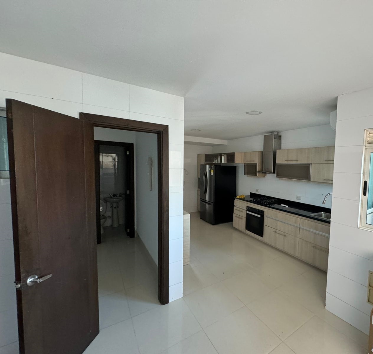 Apartamento de 3 alcobas en arriendo en El Country, Barranquilla, 232 m² · foto 12 de 15