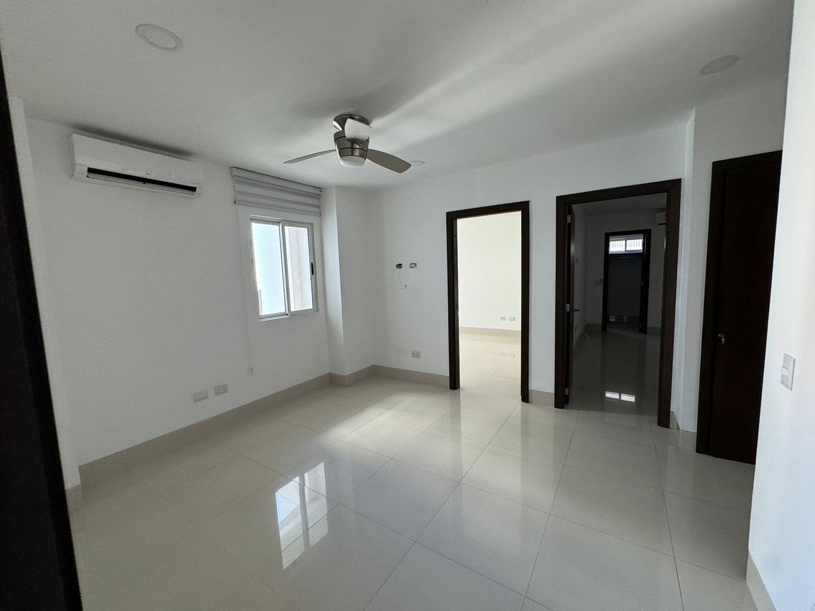 Apartamento de 3 alcobas en arriendo en El Country, Barranquilla, 232 m² · foto 5 de 15