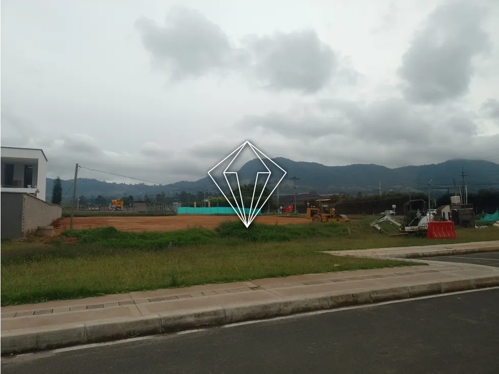 Lote en venta en Lomitas, La Ceja, 560 m² · foto 2 de 16