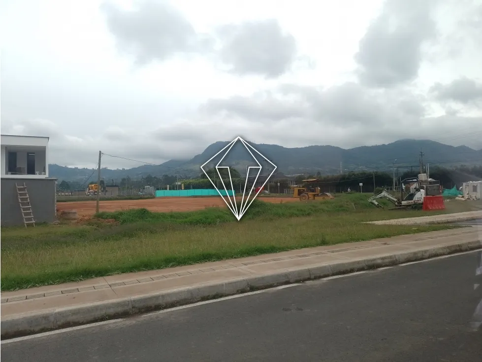 Lote en venta en Lomitas, La Ceja, 560 m² · foto 3 de 16
