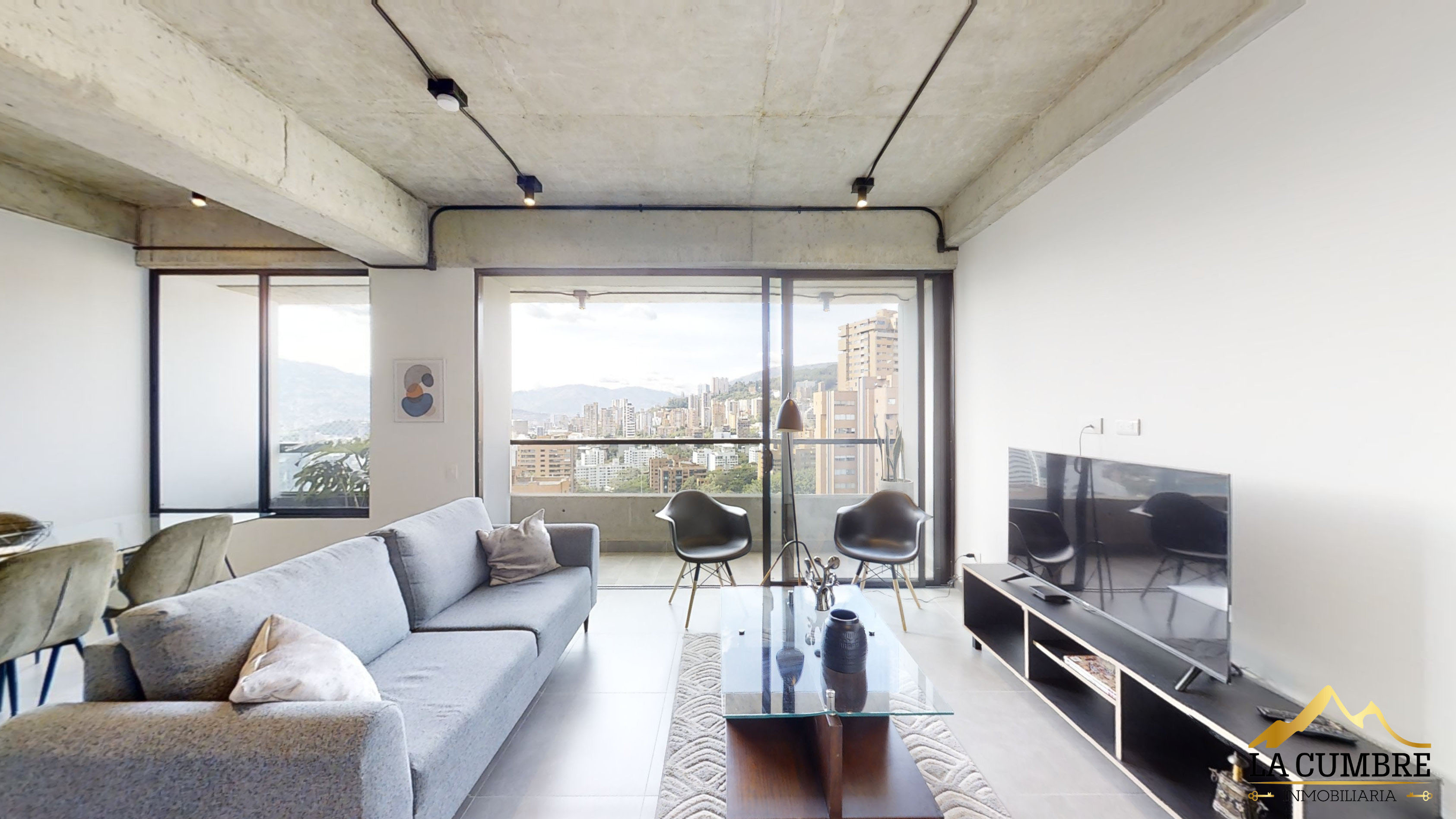Apartamento en arriendo en El Poblado, Medellín · foto 2 de 13