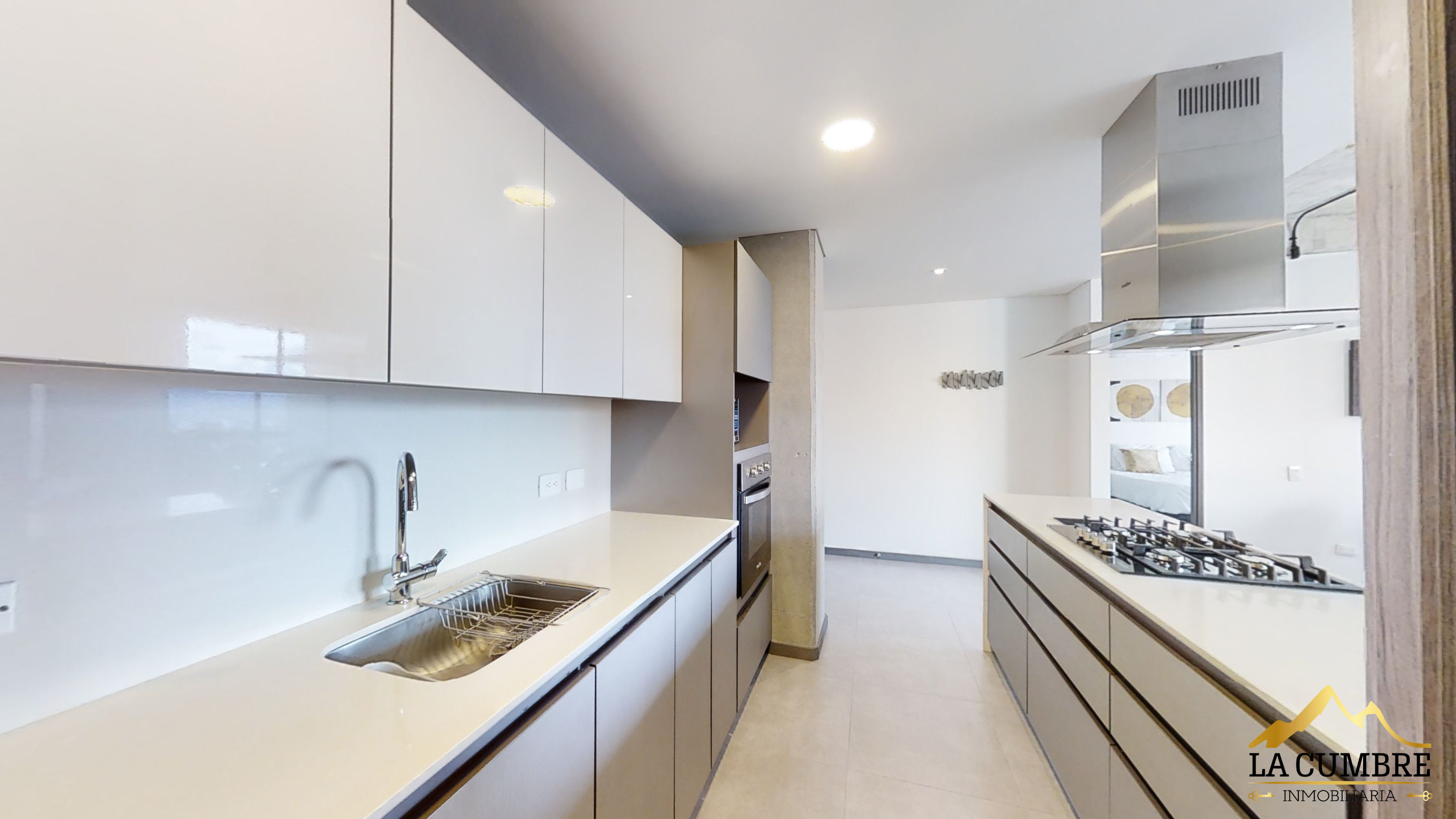 Apartamento en arriendo en El Poblado, Medellín · foto 4 de 13