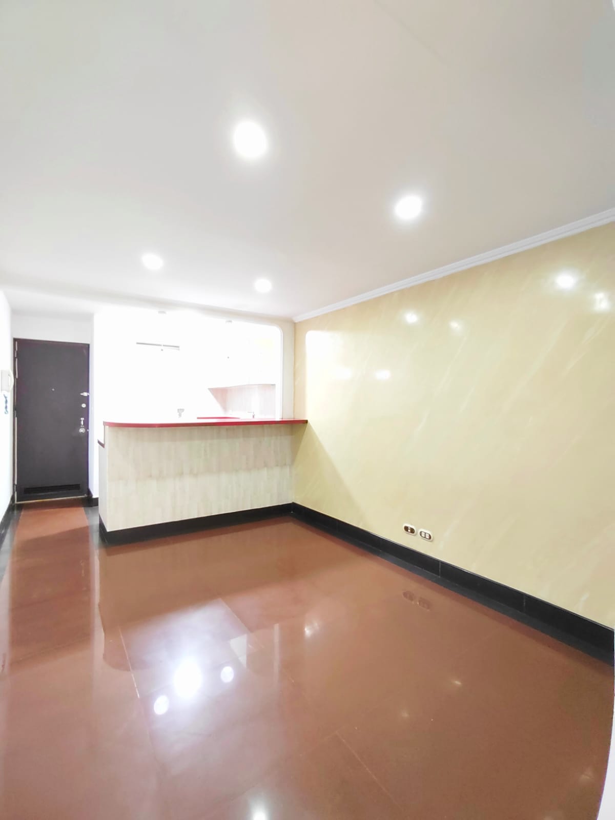 Apartaestudio en venta en Chapinero, Bogotá, 32 m² · foto 2 de 24