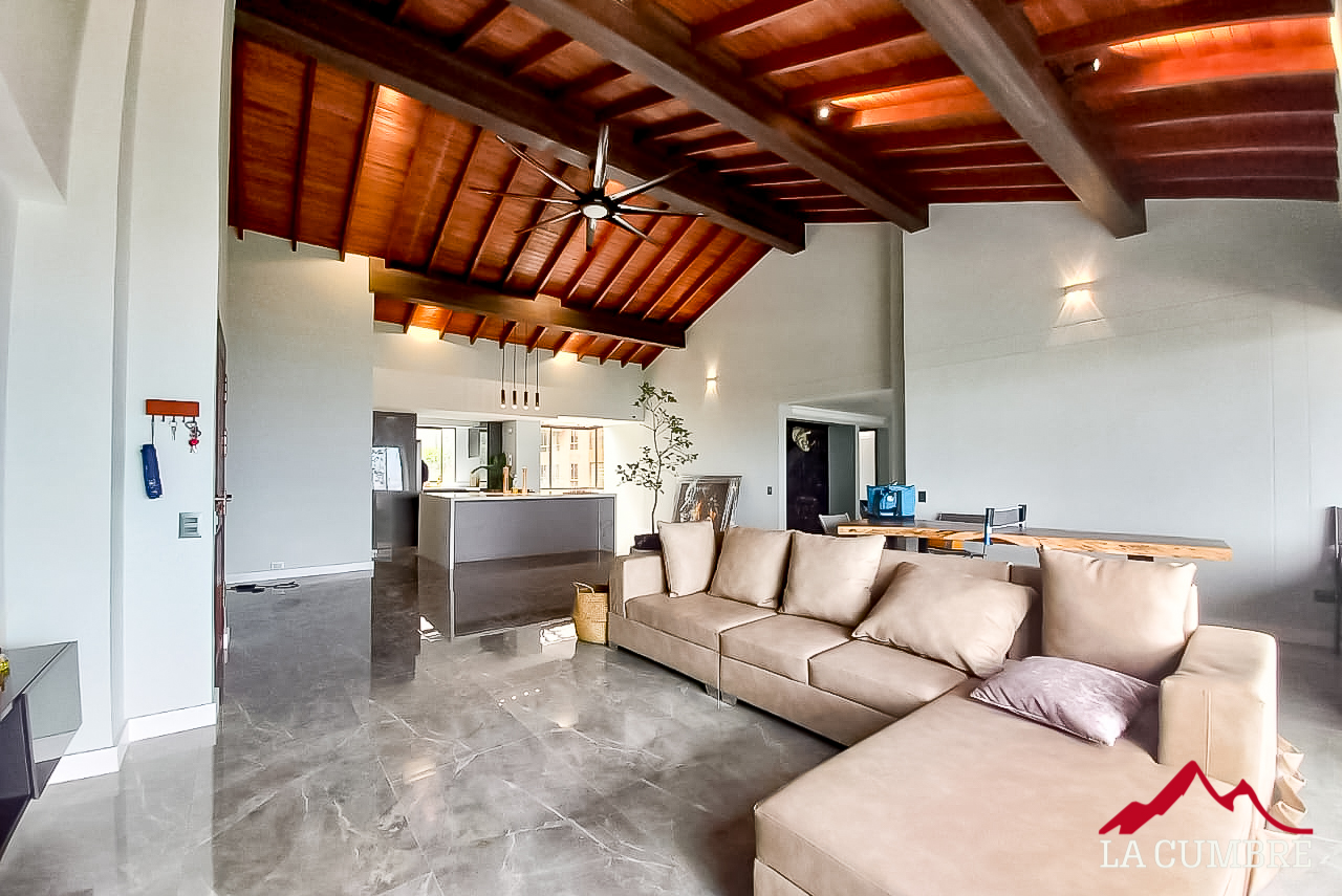 Apartamento de 4 alcobas en arriendo en La Linde, Medellín, 350 m² · foto 2 de 11