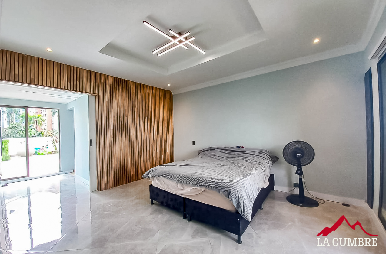 Apartamento de 4 alcobas en arriendo en La Linde, Medellín, 350 m² · foto 9 de 11