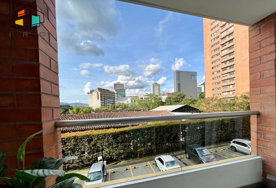Apartamento de 3 alcobas en arriendo en La Aguacatala, Medellín, 90 m² · foto 2 de 24