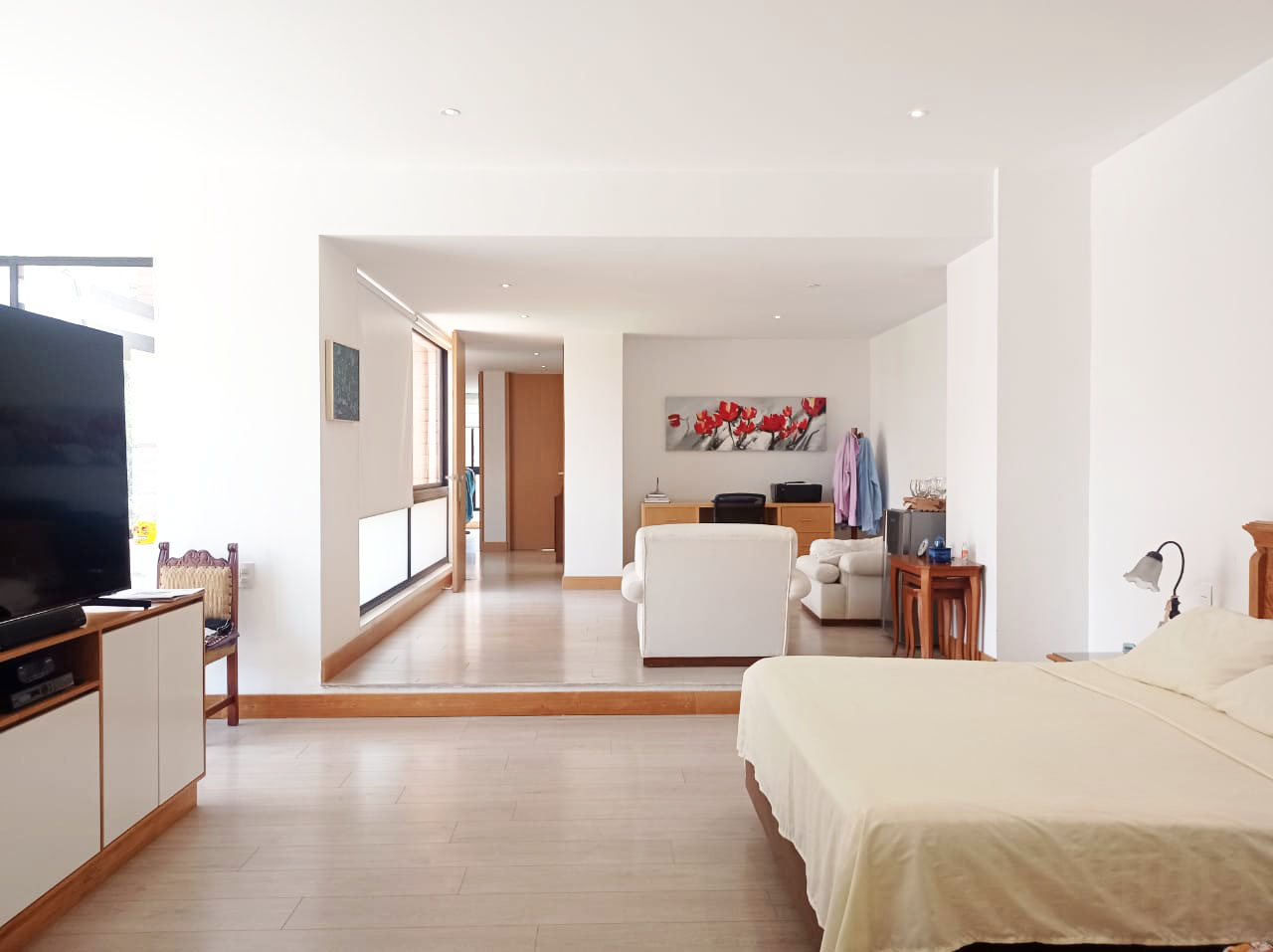 Apartamento en arriendo en Los Balsos No.2, Medellín · foto 3 de 19