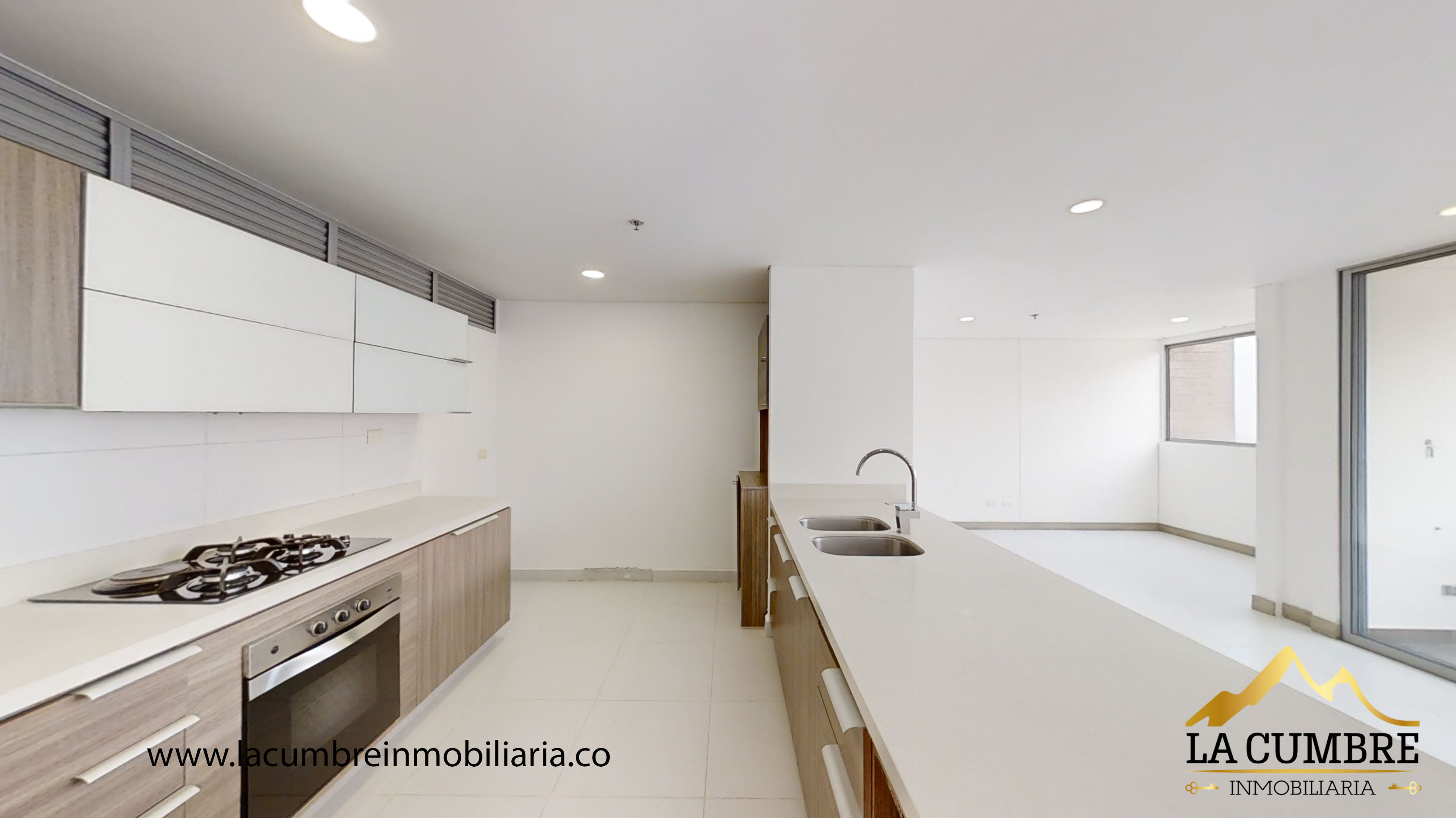 Apartamento en arriendo en Castropol, Medellín · foto 2 de 12