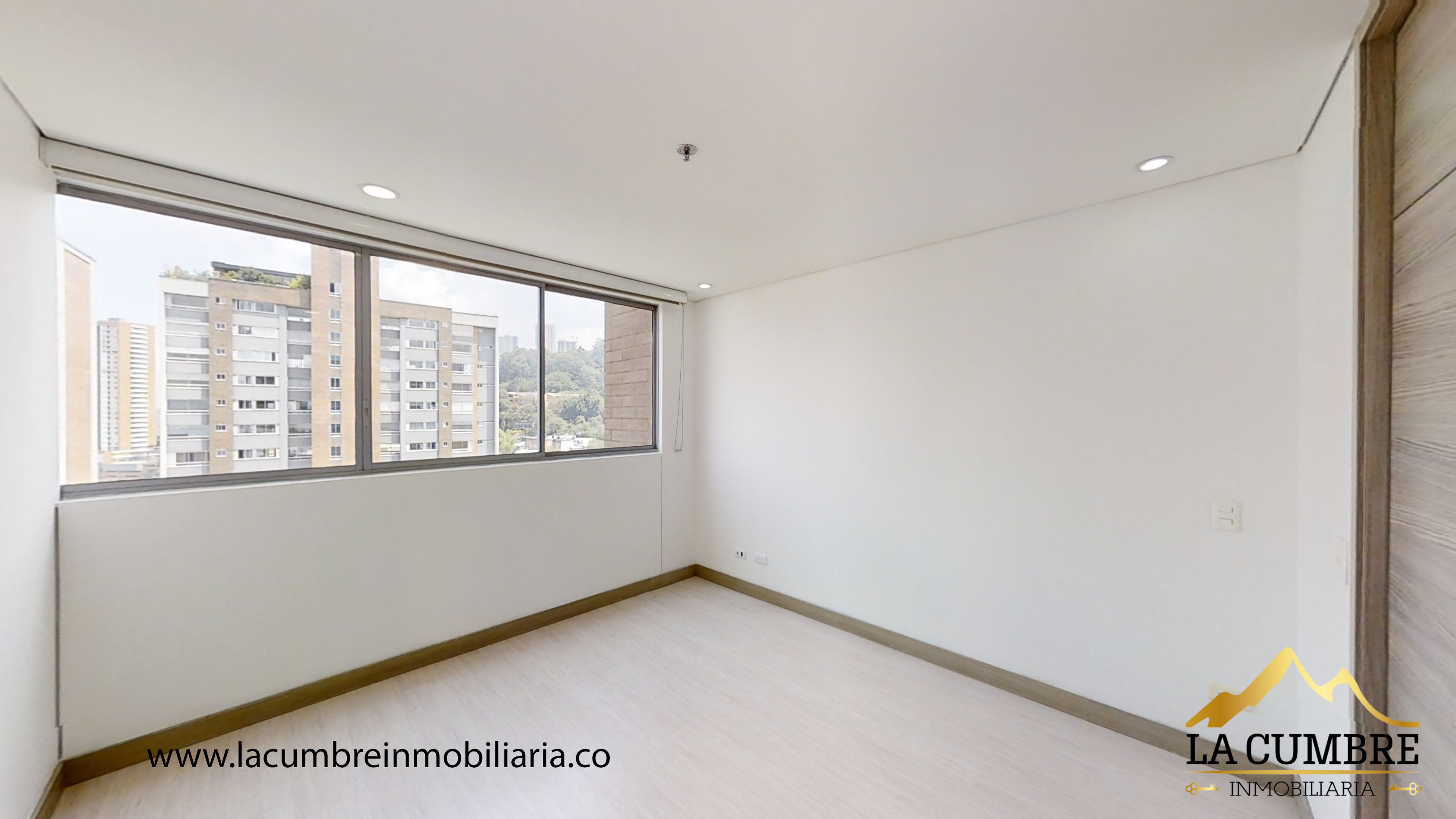 Apartamento en arriendo en Castropol, Medellín · foto 3 de 12