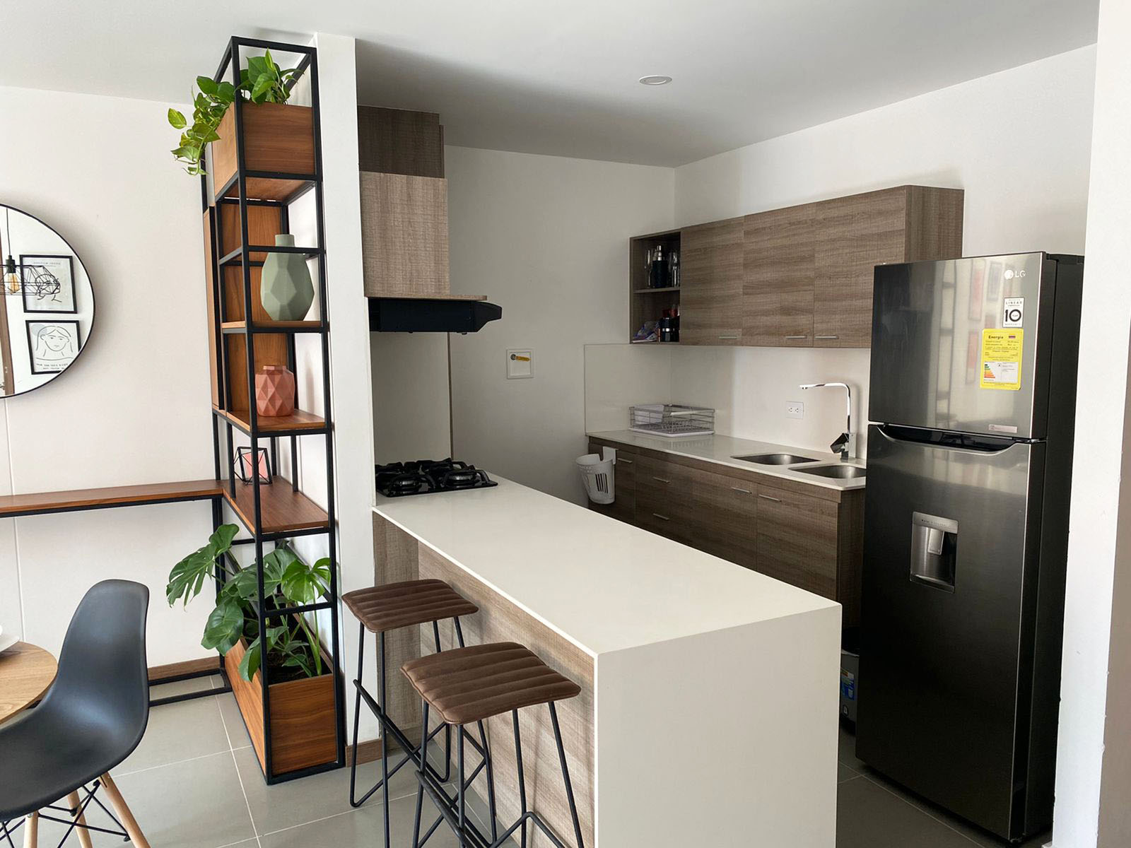 Apartamento de 1 alcoba en arriendo en Loma Del Escobero, Envigado, 67 m² · foto 7 de 13