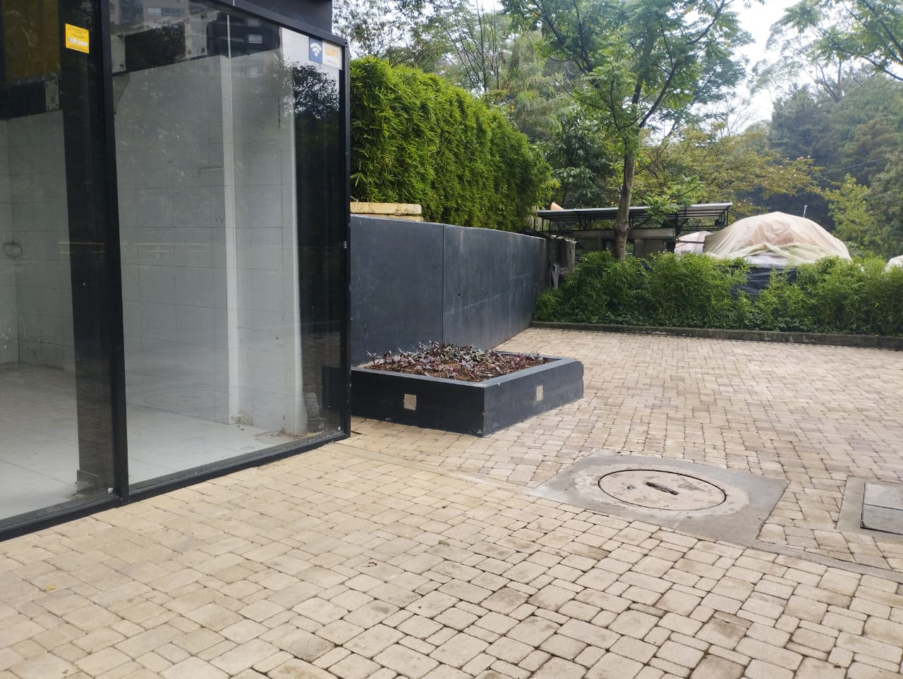 Local en arriendo en La Aguacatala, Medellín, 46 m² · foto 11 de 11