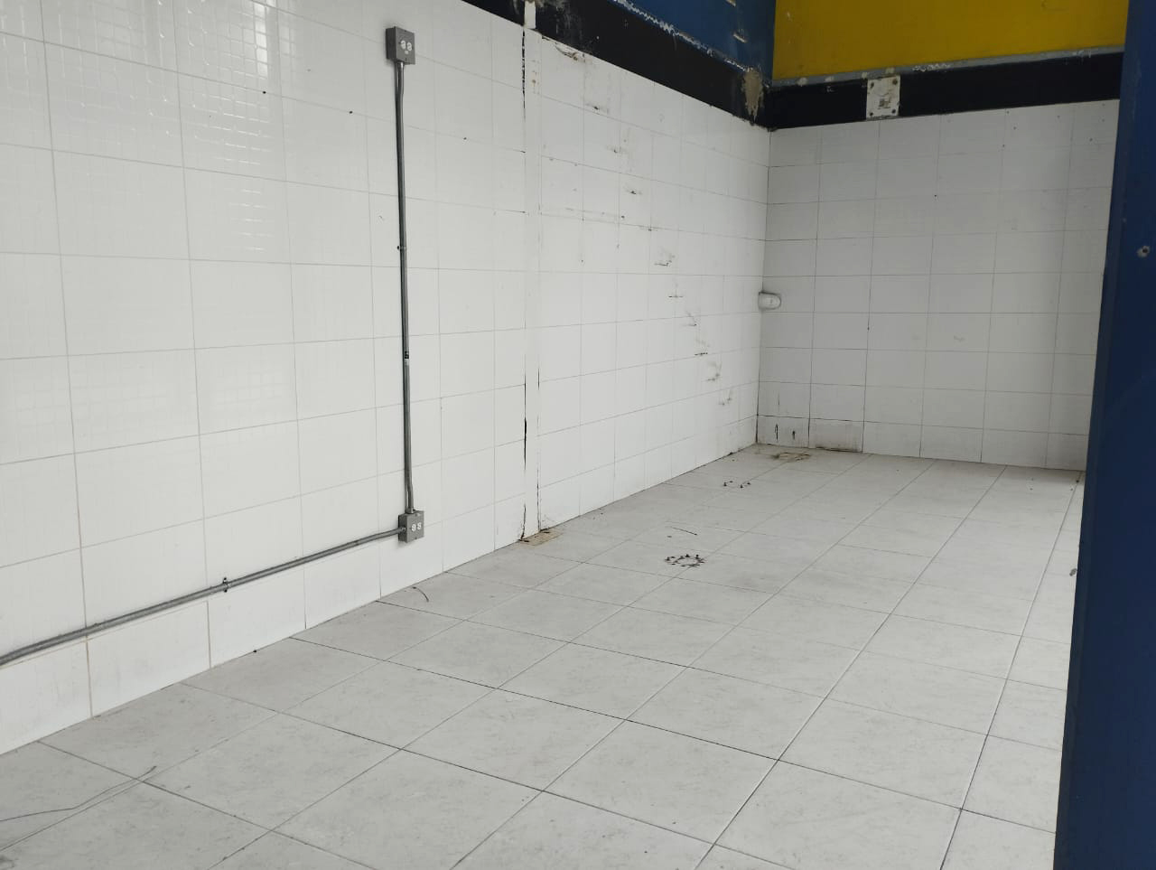 Local en arriendo en La Aguacatala, Medellín, 46 m² · foto 3 de 11