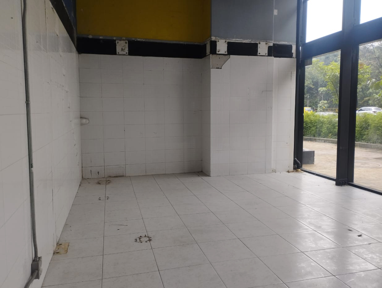 Local en arriendo en La Aguacatala, Medellín, 46 m² · foto 8 de 11