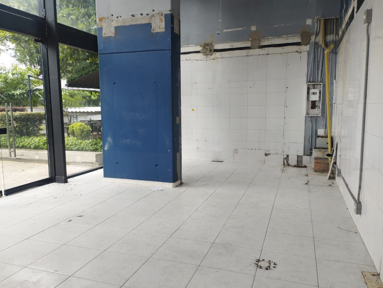 Local en arriendo en La Aguacatala, Medellín, 46 m² · foto 9 de 11