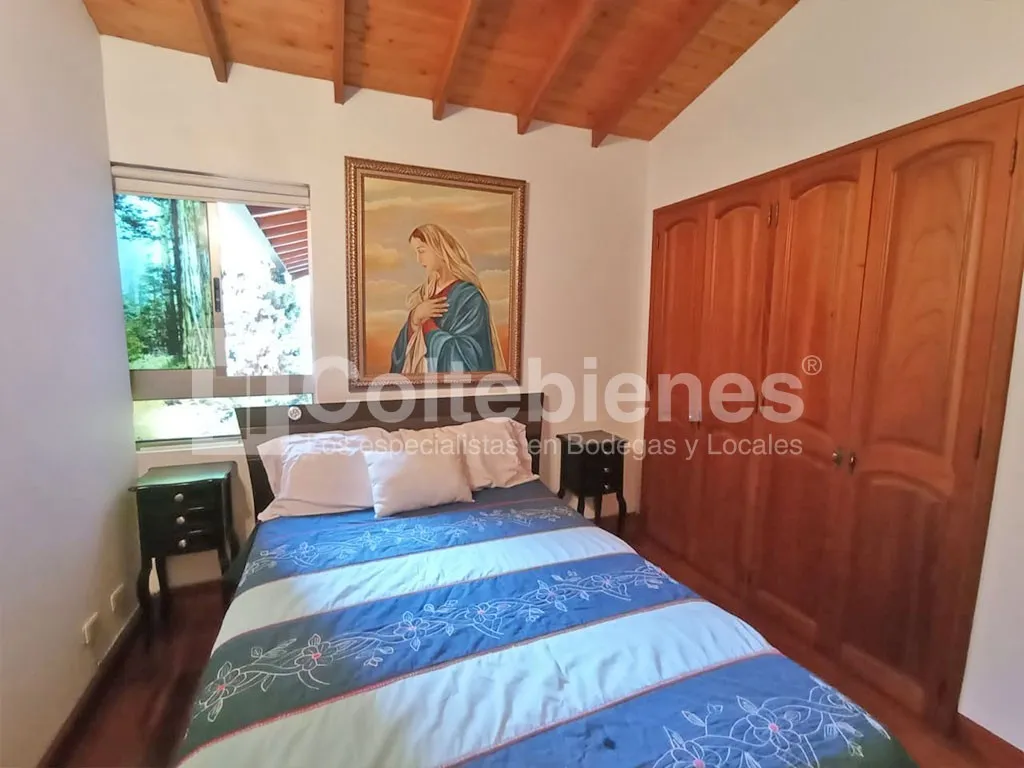 Casa de 3 alcobas en venta en Loma Del Chocho, Envigado, 237 m² · foto 20 de 24
