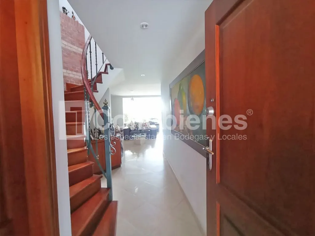 Casa de 3 alcobas en venta en Loma Del Chocho, Envigado, 237 m² · foto 23 de 24