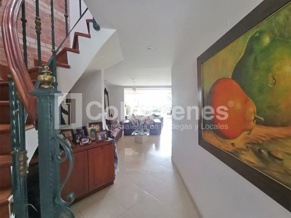 Casa de 3 alcobas en venta en Loma Del Chocho, Envigado, 237 m² · foto 6 de 24