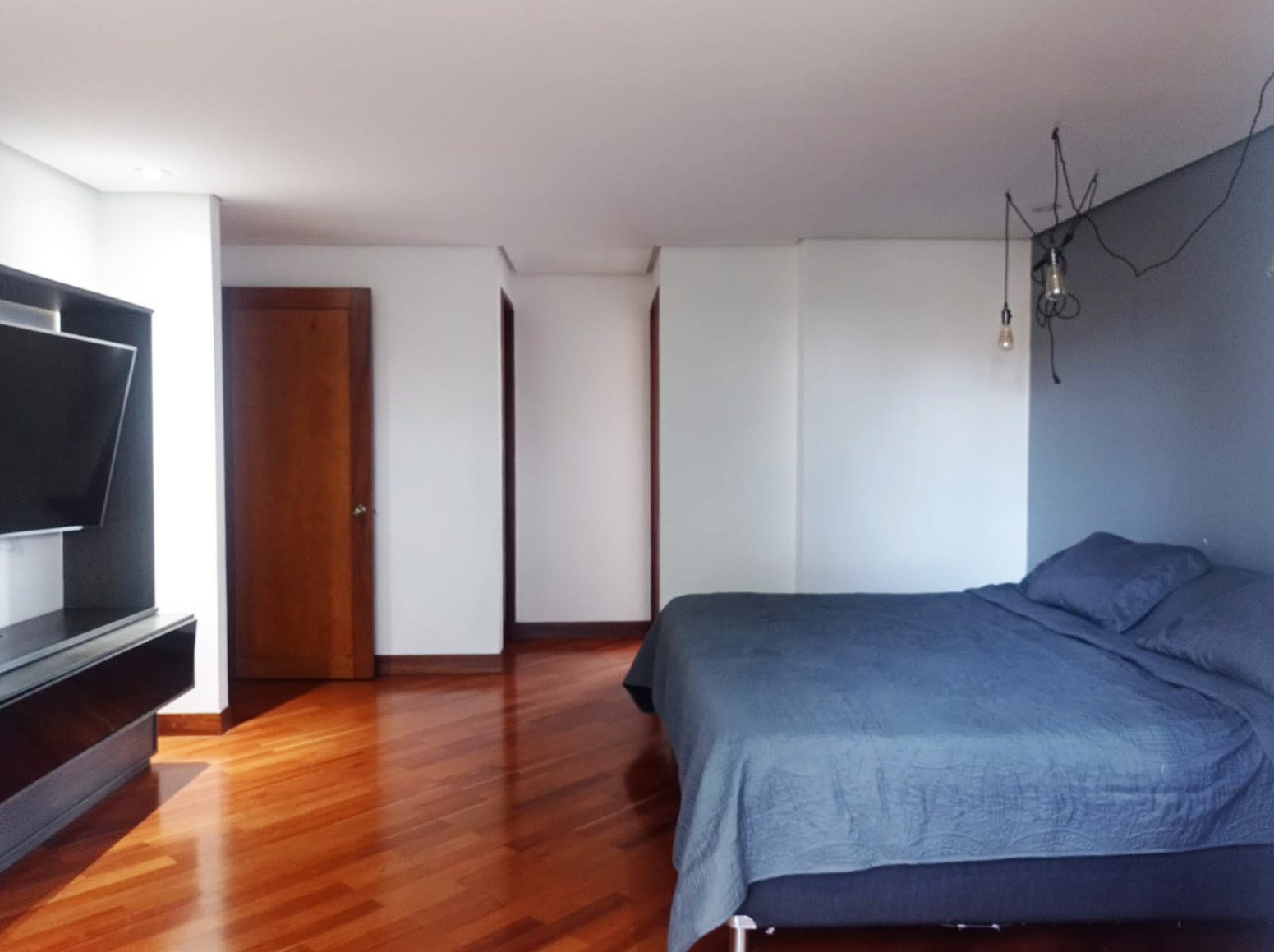 Apartamento de 3 alcobas en arriendo en El Tesoro, Medellín, 218 m² · foto 11 de 20