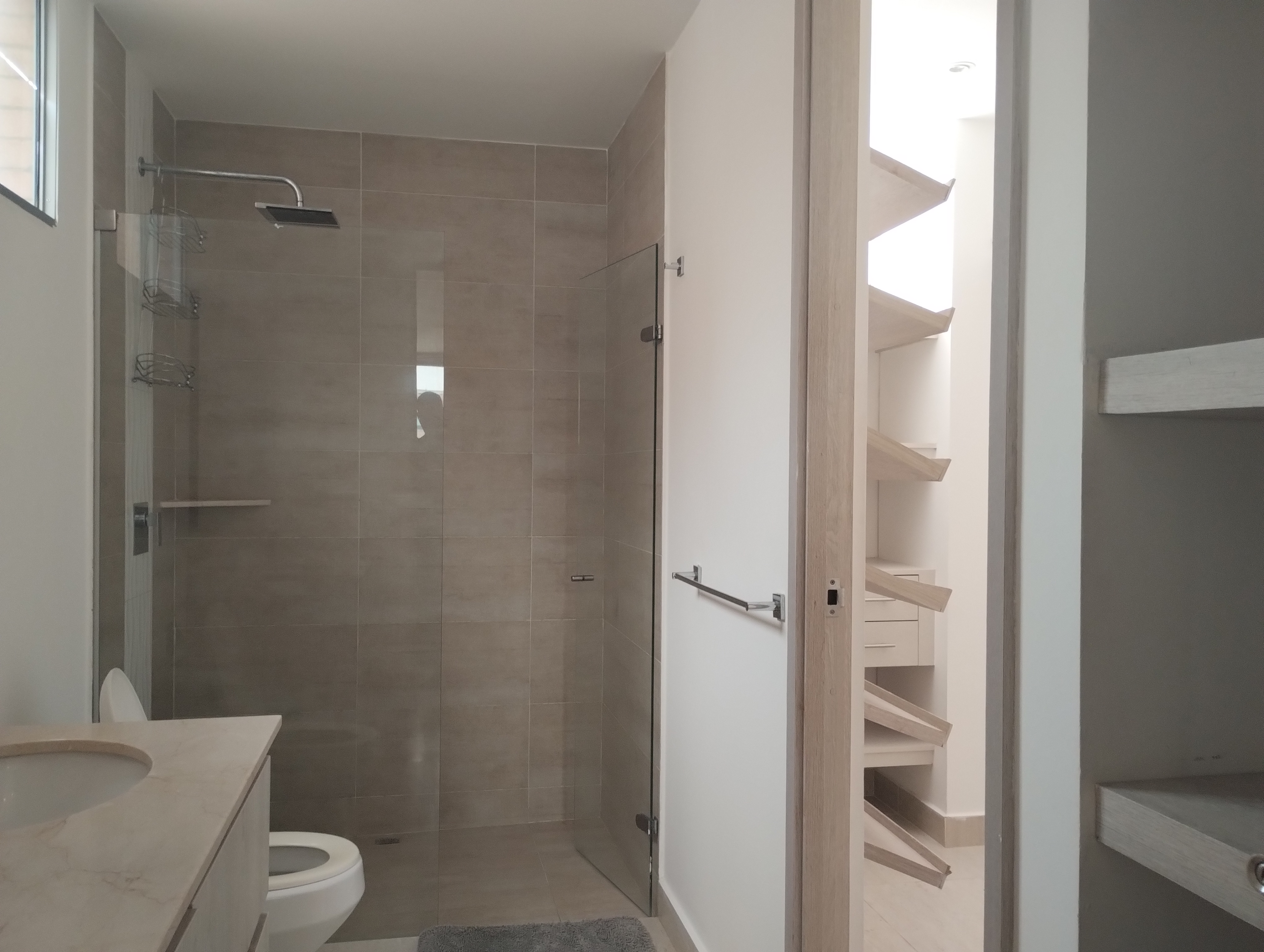 Apartamento de 3 alcobas en arriendo en Ub. Altos De Parque, Barranquilla, 146 m² · foto 9 de 10