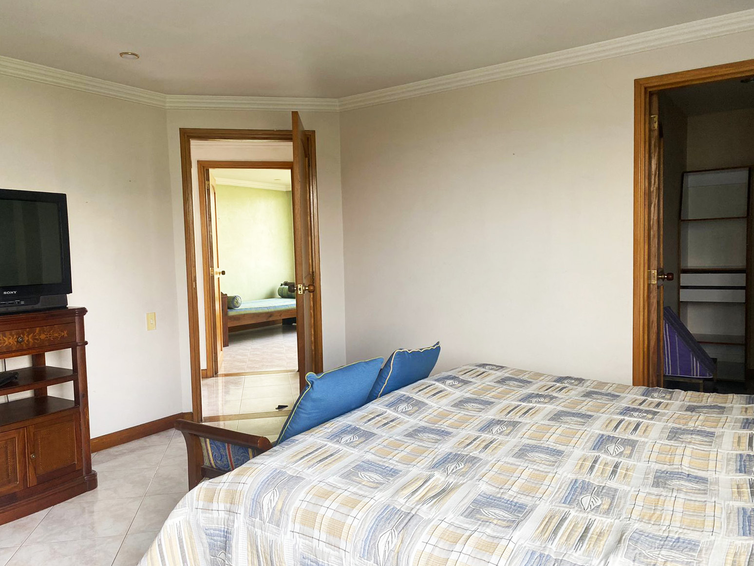 Apartamento de 3 alcobas en arriendo en El Poblado, Medellín, 121 m² · foto 3 de 16