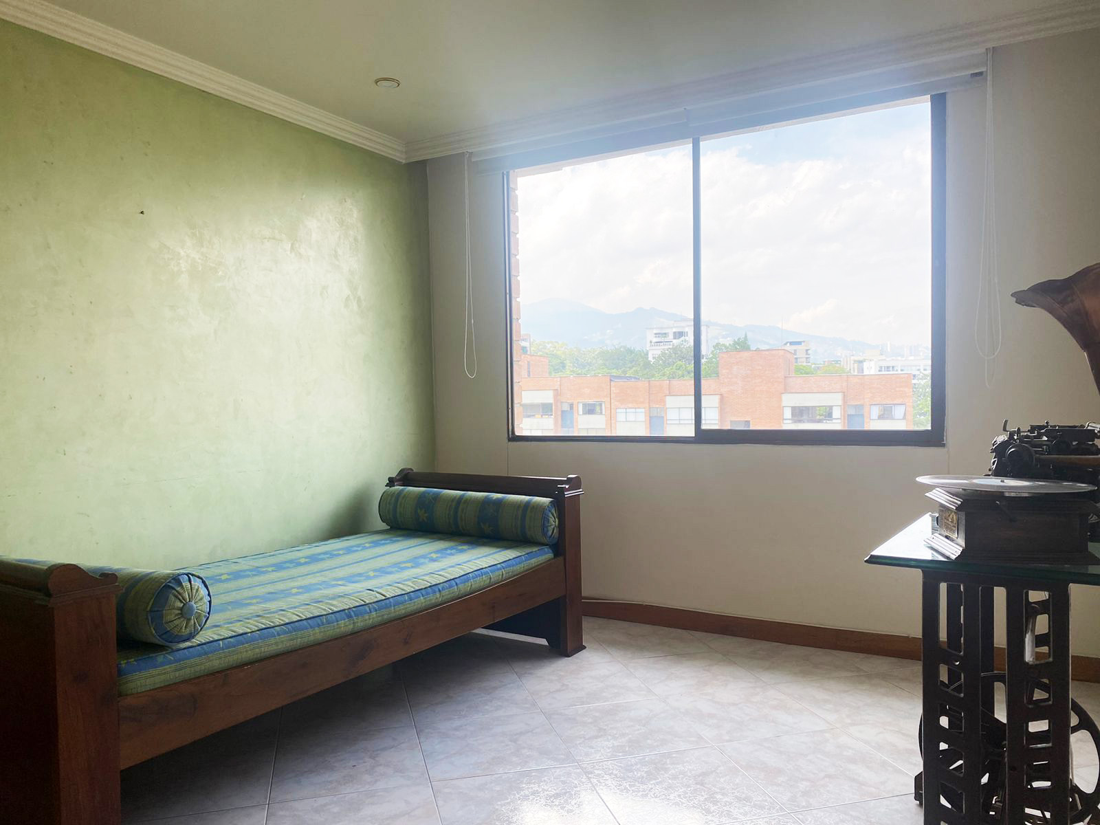 Apartamento de 3 alcobas en arriendo en El Poblado, Medellín, 121 m² · foto 4 de 16