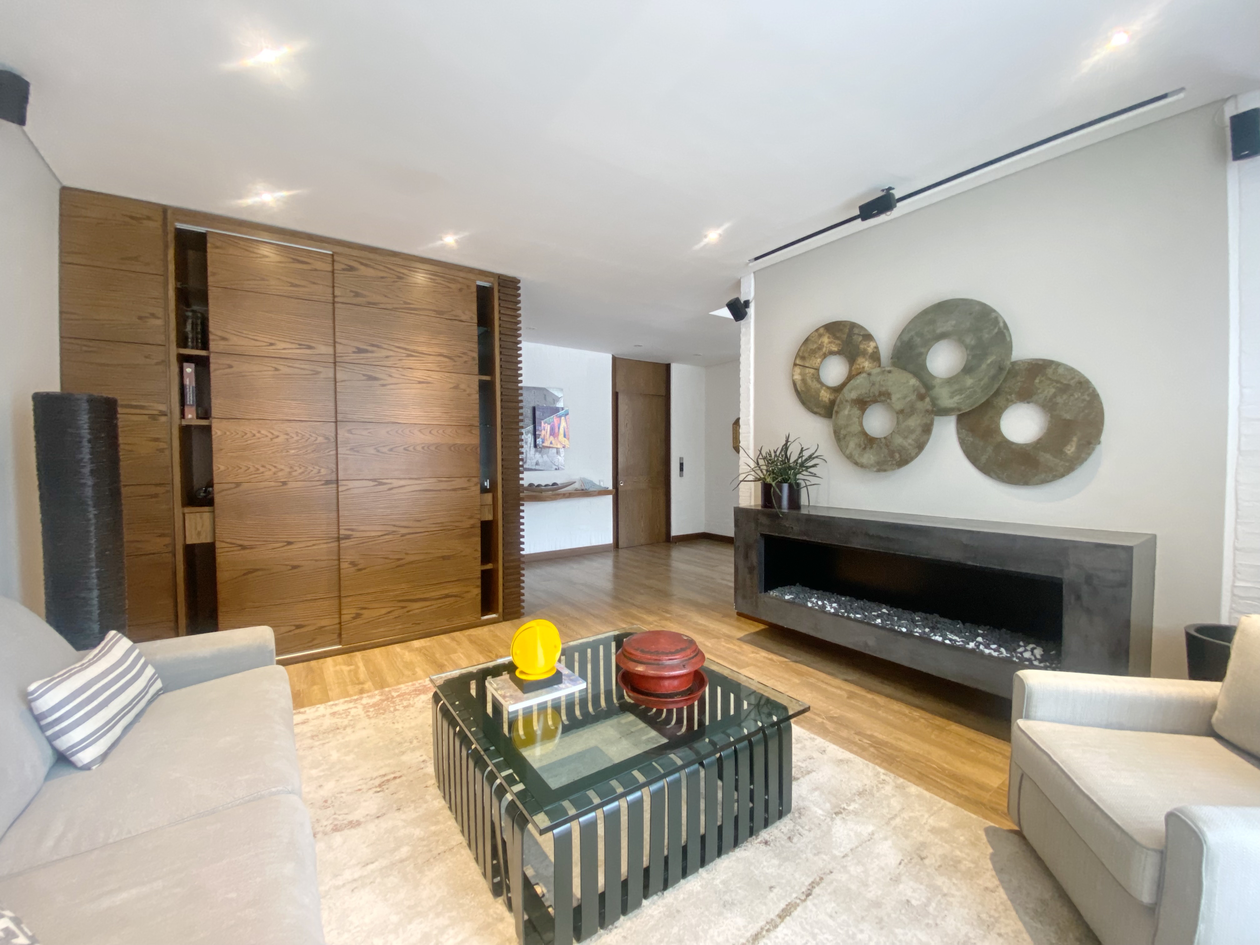 Apartamento de 2 alcobas en venta en Los Rosales, Bogotá, 210 m² · foto 11 de 24