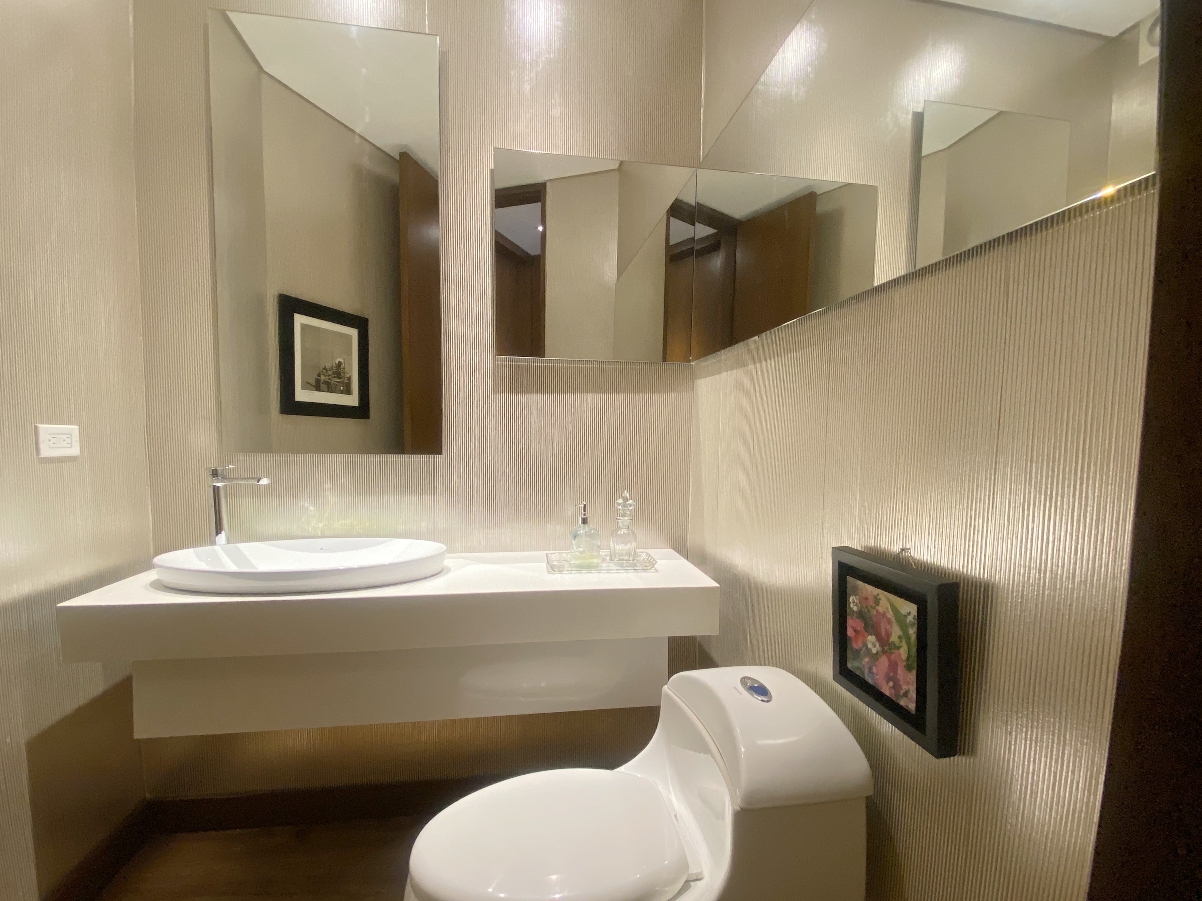 Apartamento de 2 alcobas en venta en Los Rosales, Bogotá, 210 m² · foto 13 de 24