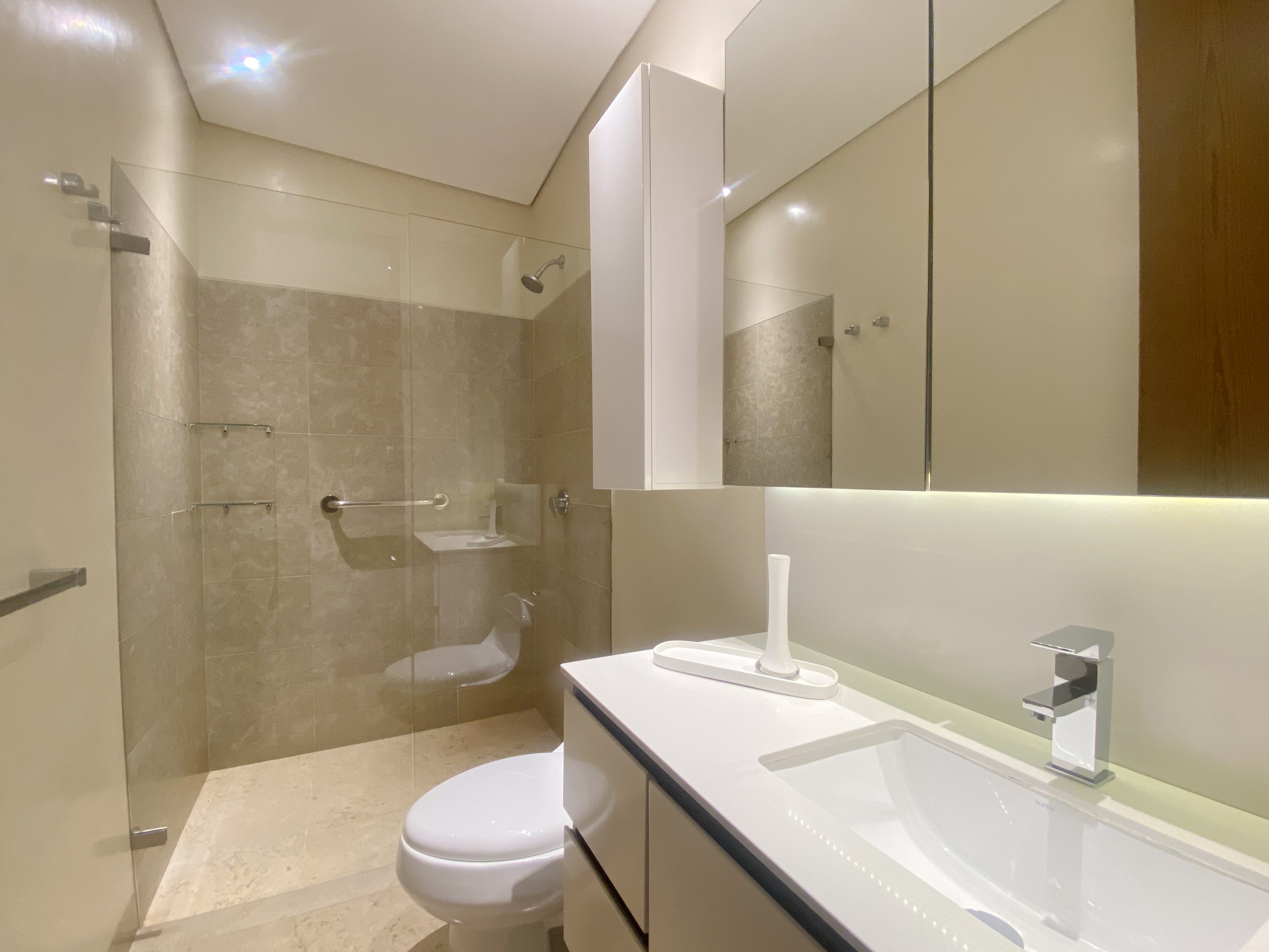 Apartamento de 2 alcobas en venta en Los Rosales, Bogotá, 210 m² · foto 18 de 24
