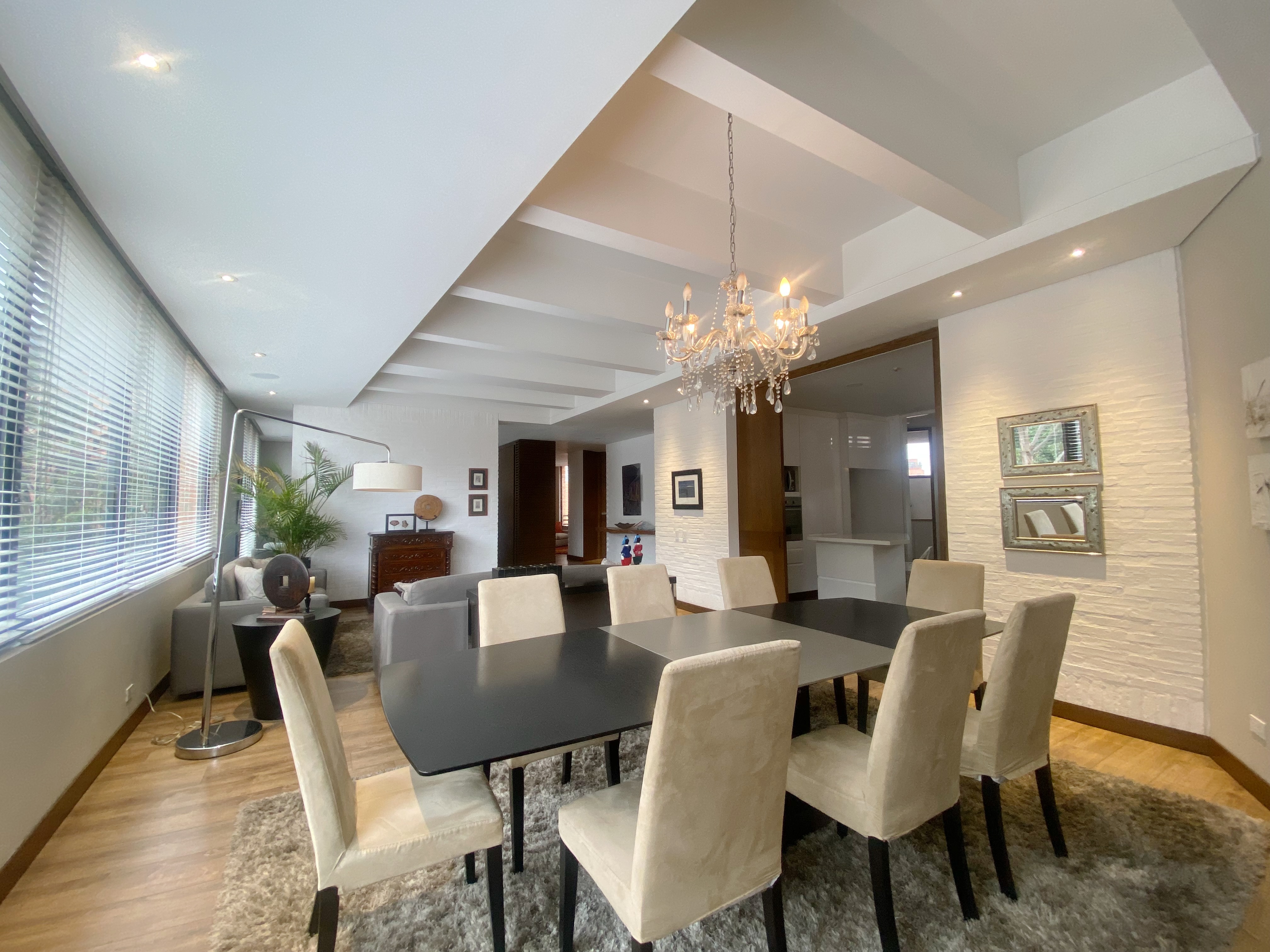 Apartamento de 2 alcobas en venta en Los Rosales, Bogotá, 210 m² · foto 7 de 24