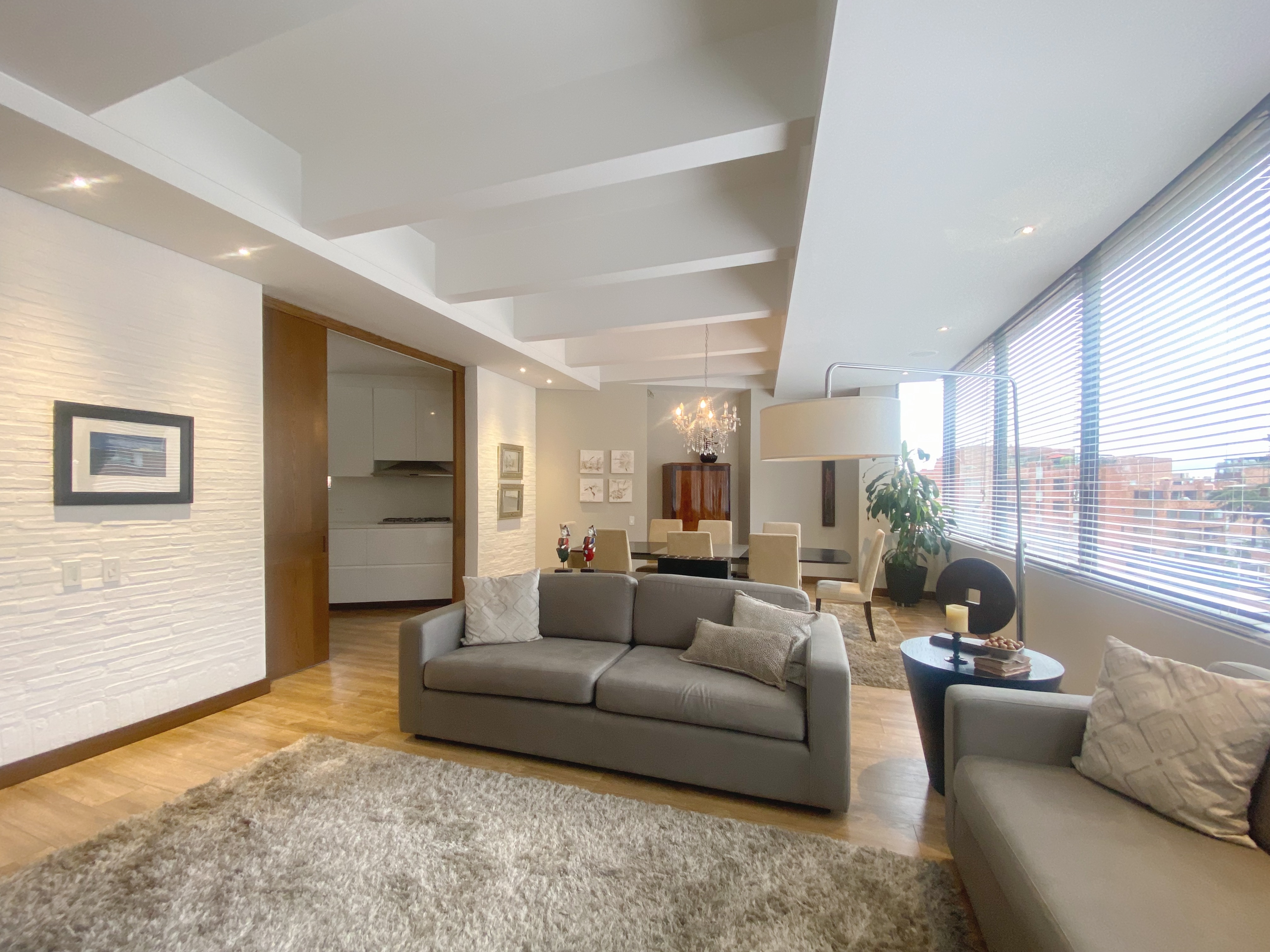 Apartamento de 2 alcobas en venta en Los Rosales, Bogotá, 210 m² · foto 8 de 24