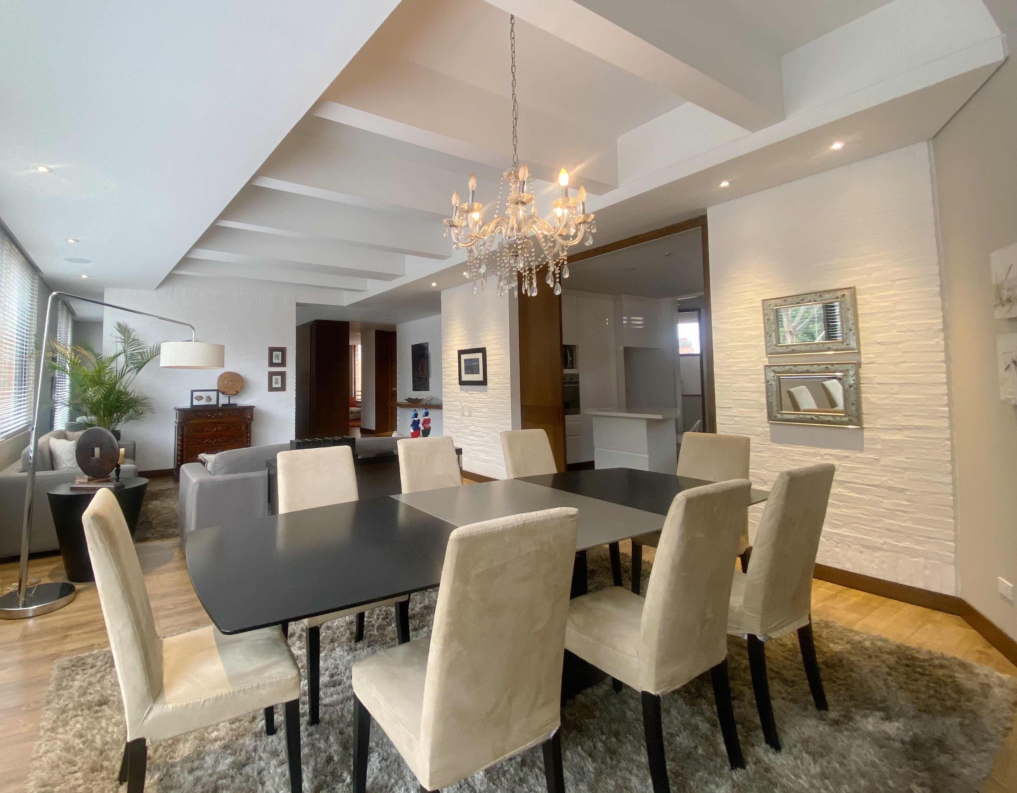 Apartamento de 2 alcobas en venta en Los Rosales, Bogotá, 210 m² · foto 9 de 24