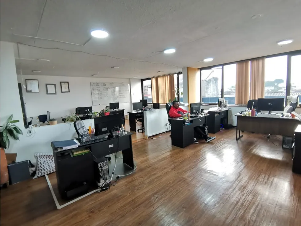 Oficina en venta en Centro, Armenia, 93 m² · foto 2 de 12