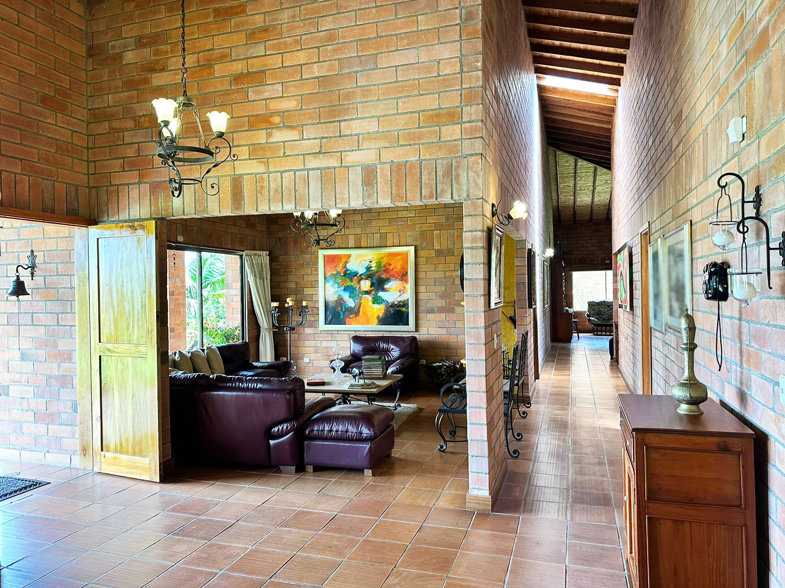 Casa de 4 alcobas en venta en Llano Grande, Rionegro, 286 m² · foto 2 de 20