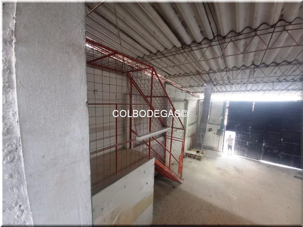 Bodega en venta en Villavicencio, Pereira, 200 m² · foto 2 de 24