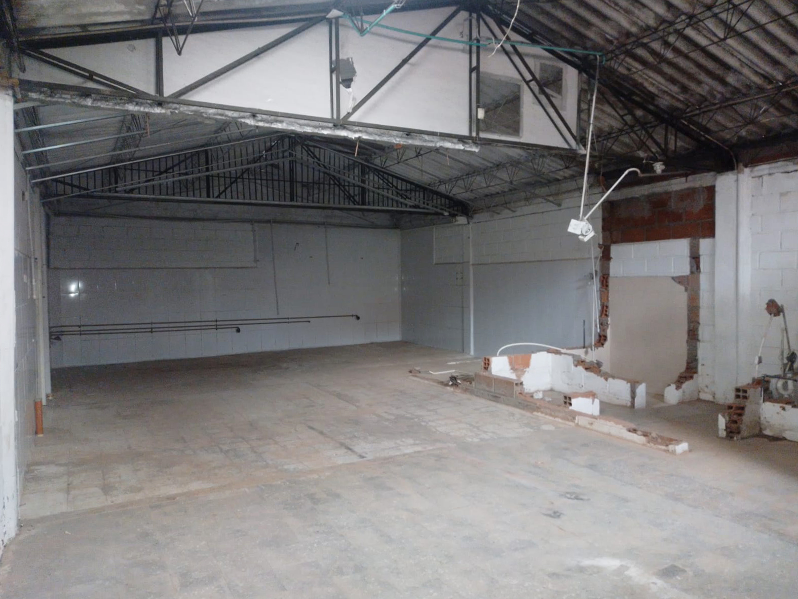 Local en venta en Belén Fatima, Medellín, 192 m² · foto 13 de 17