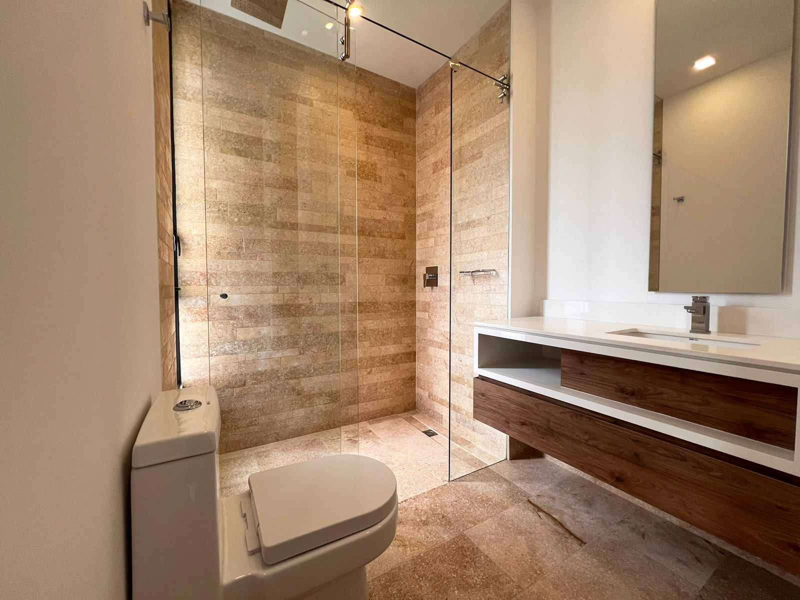 Casa de 3 alcobas en arriendo en Las Palmas, Envigado, 265 m² · foto 13 de 17