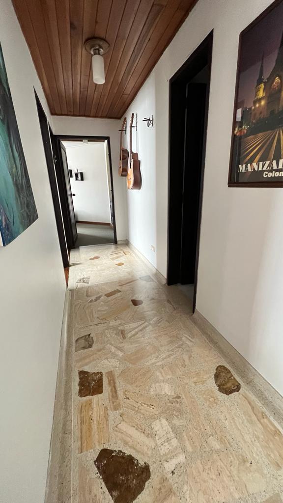 Apartamento de 4 alcobas en venta en Av Paralela, Manizales, 141 m² · foto 3 de 21