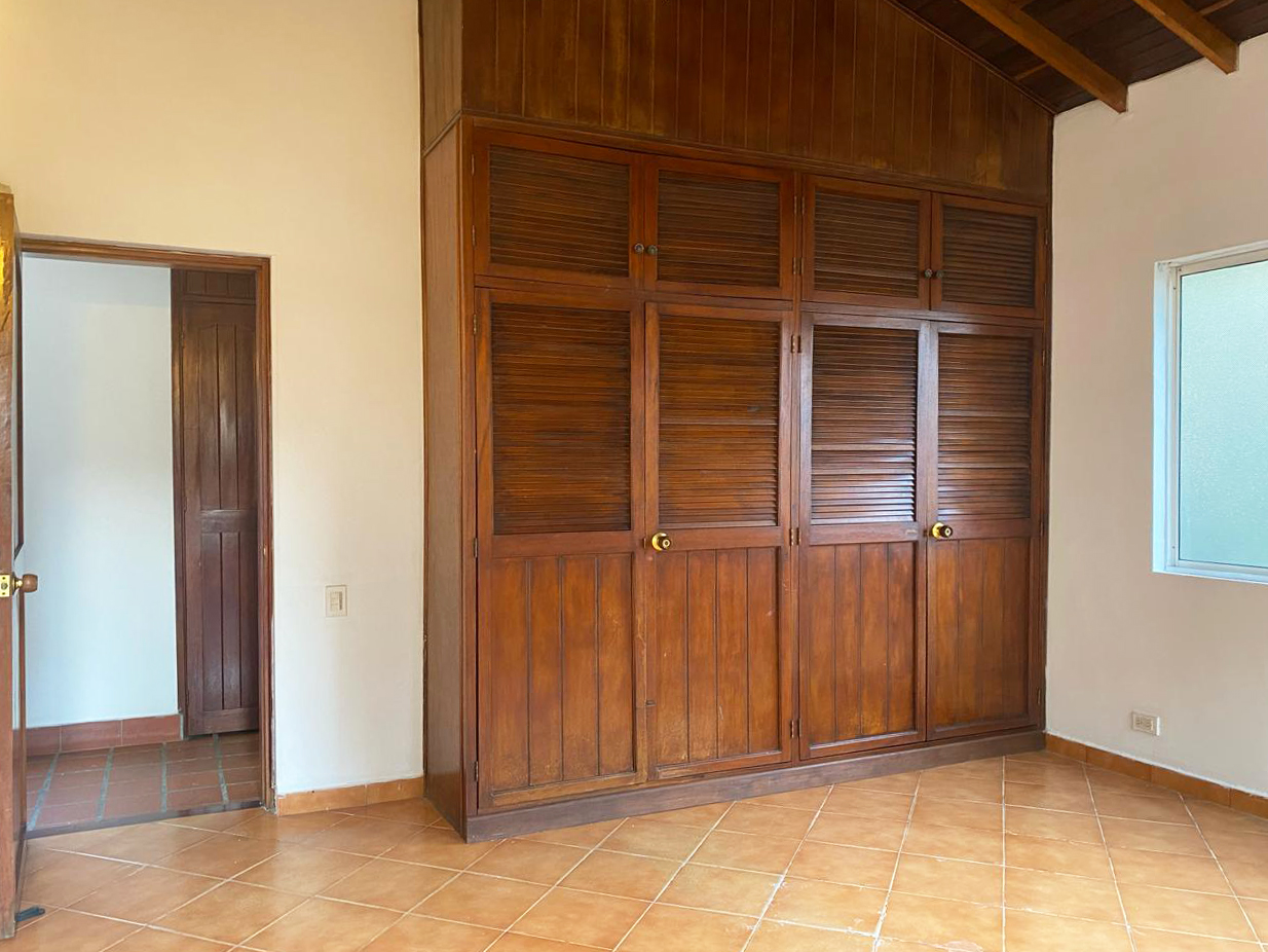 Oficina en arriendo en Loma Benedictinos, Envigado, 477 m² · foto 10 de 19
