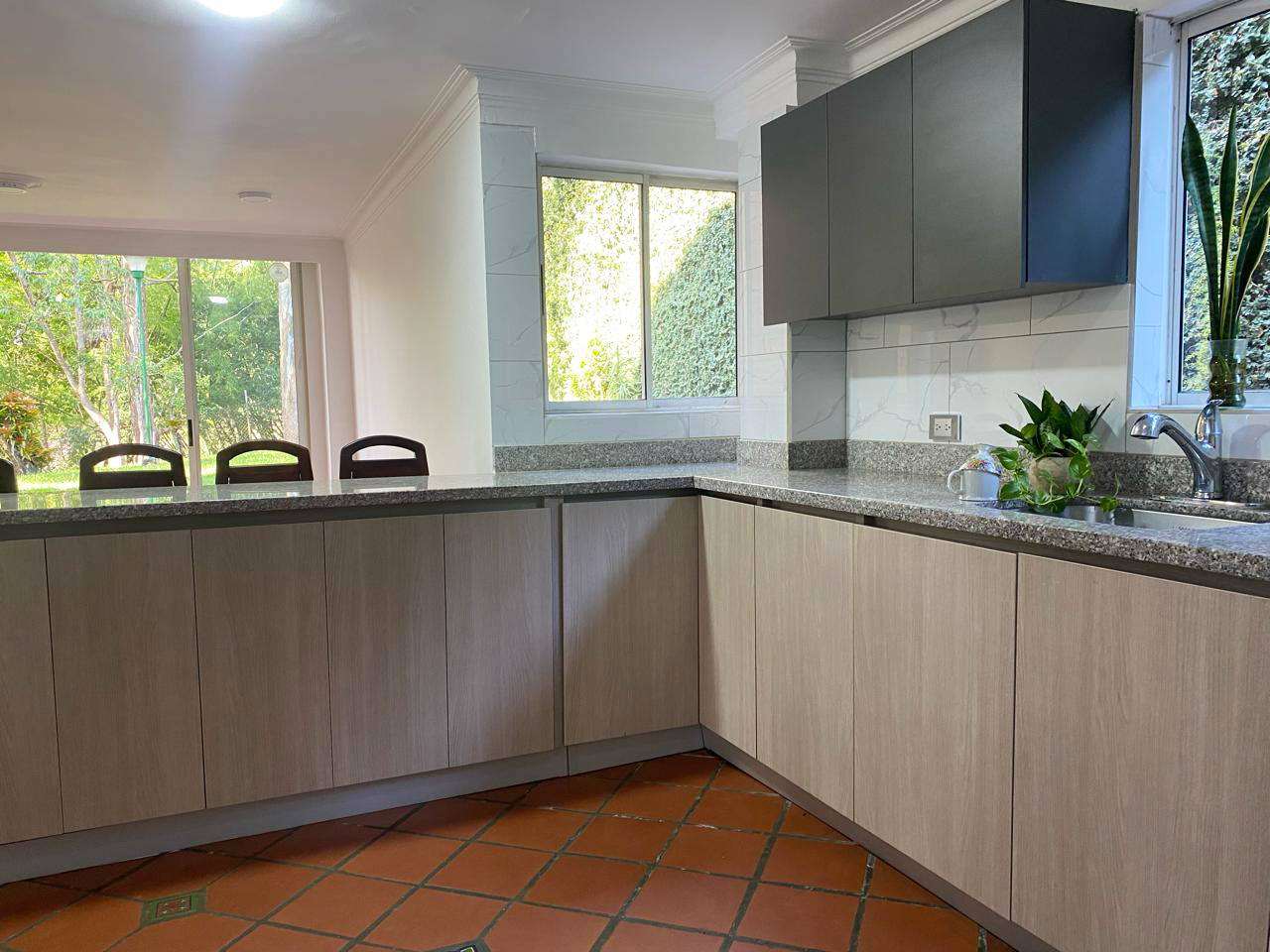 Oficina en arriendo en Loma Benedictinos, Envigado, 477 m² · foto 13 de 19