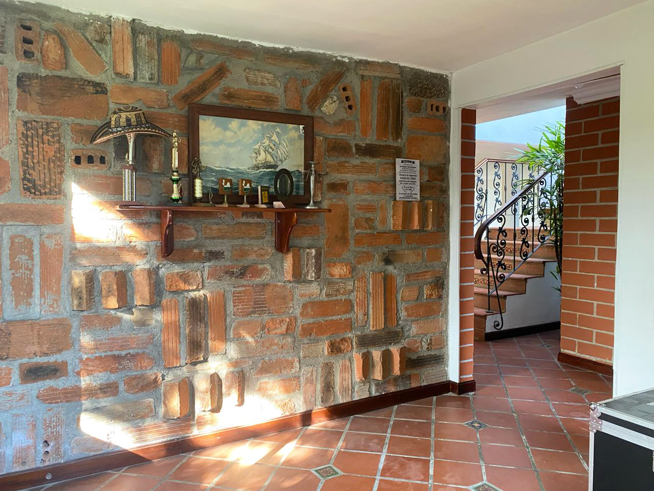 Oficina en arriendo en Loma Benedictinos, Envigado, 477 m² · foto 3 de 19