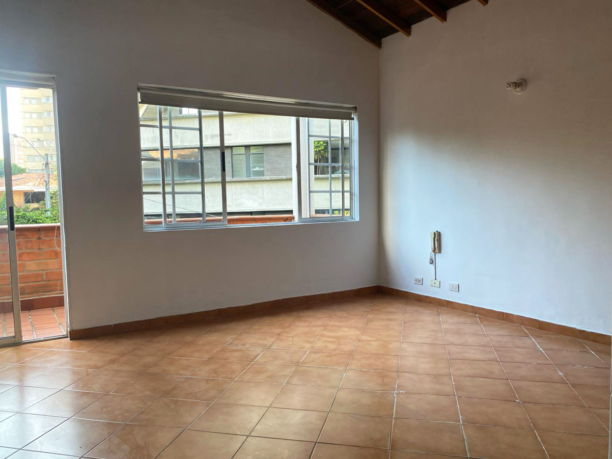 Oficina en arriendo en Loma Benedictinos, Envigado, 477 m² · foto 6 de 19