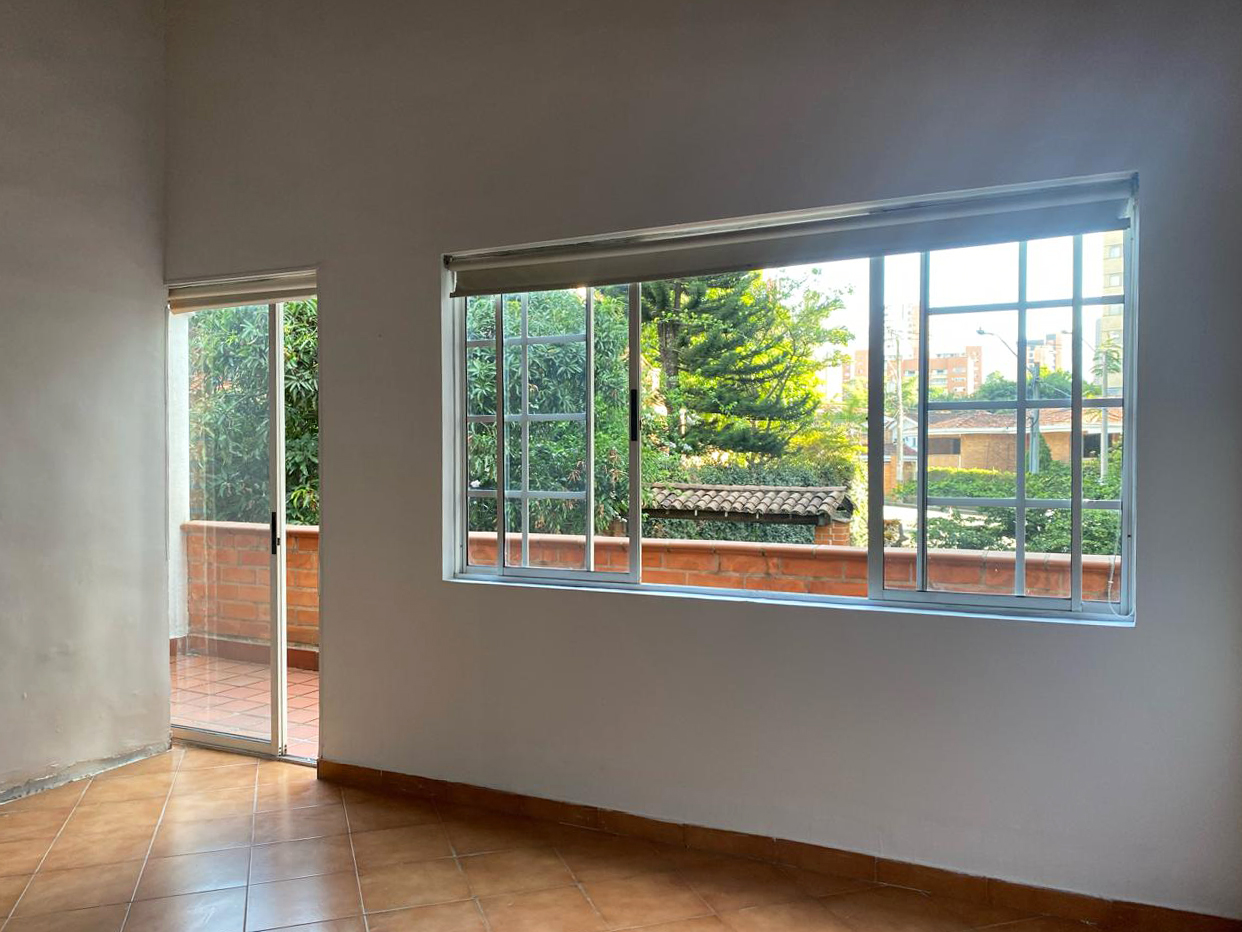 Oficina en arriendo en Loma Benedictinos, Envigado, 477 m² · foto 9 de 19