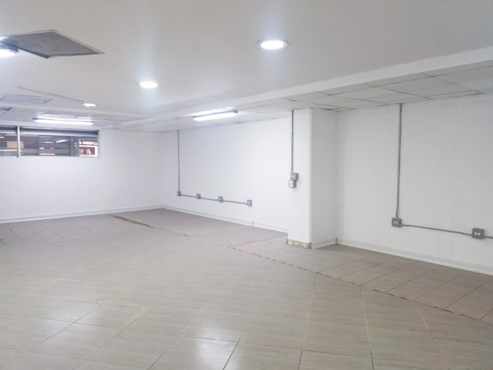 Local en arriendo en La Mota, Medellín, 175 m² · foto 2 de 14